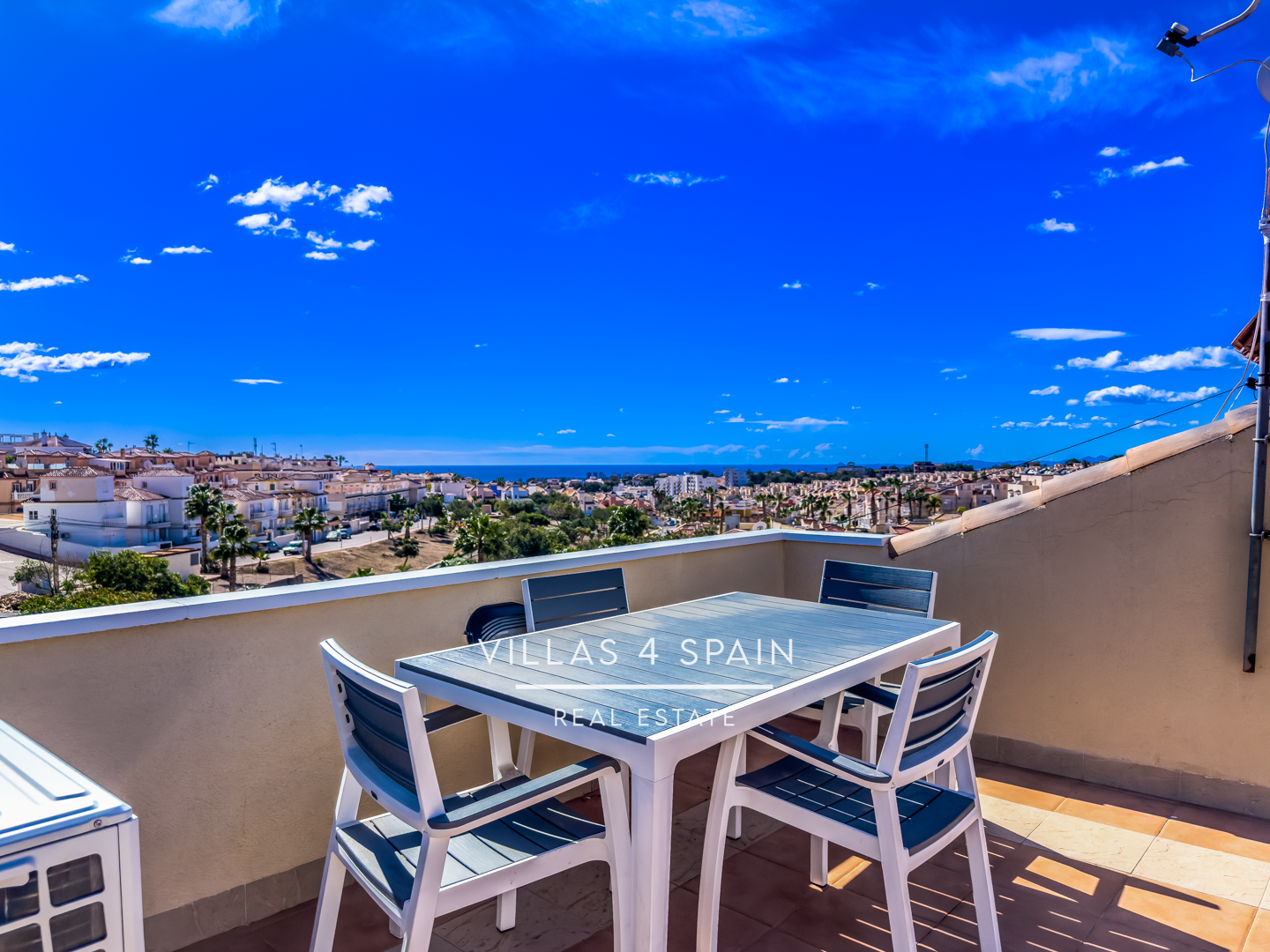 Resale - 2 bed apartment with roof terrace in El Galan, Villamartin - calle el pedrero - Alicante Resale - 2 bed apartment with roof terrace in El Galan, Villamartin - calle el pedrero - Alicante