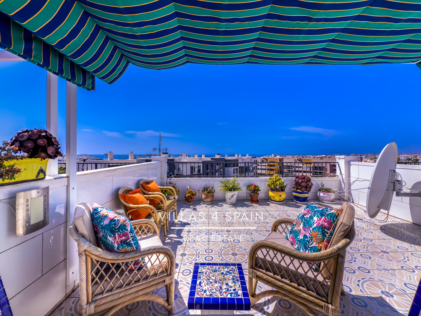 Resale - 2 Bed 1 Bath Apartment with Roof Terrace and sea views - calle salustiana - Alicante Resale - 2 Bed 1 Bath Apartment with Roof Terrace and sea views - calle salustiana - Alicante