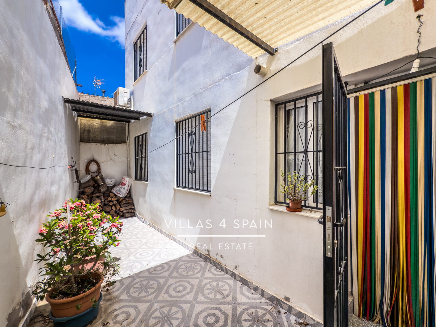 Resale - 8 Bed 4 Bath Townhouse in Fortuna For Sale - av. salvador allende - Murcia Resale - 8 Bed 4 Bath Townhouse in Fortuna For Sale - av. salvador allende - Murcia