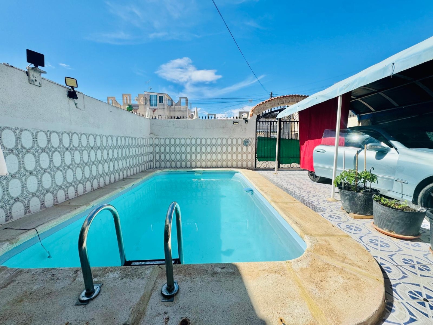 4 Bedroom 2 Bathroom Chalet in Torrevieja