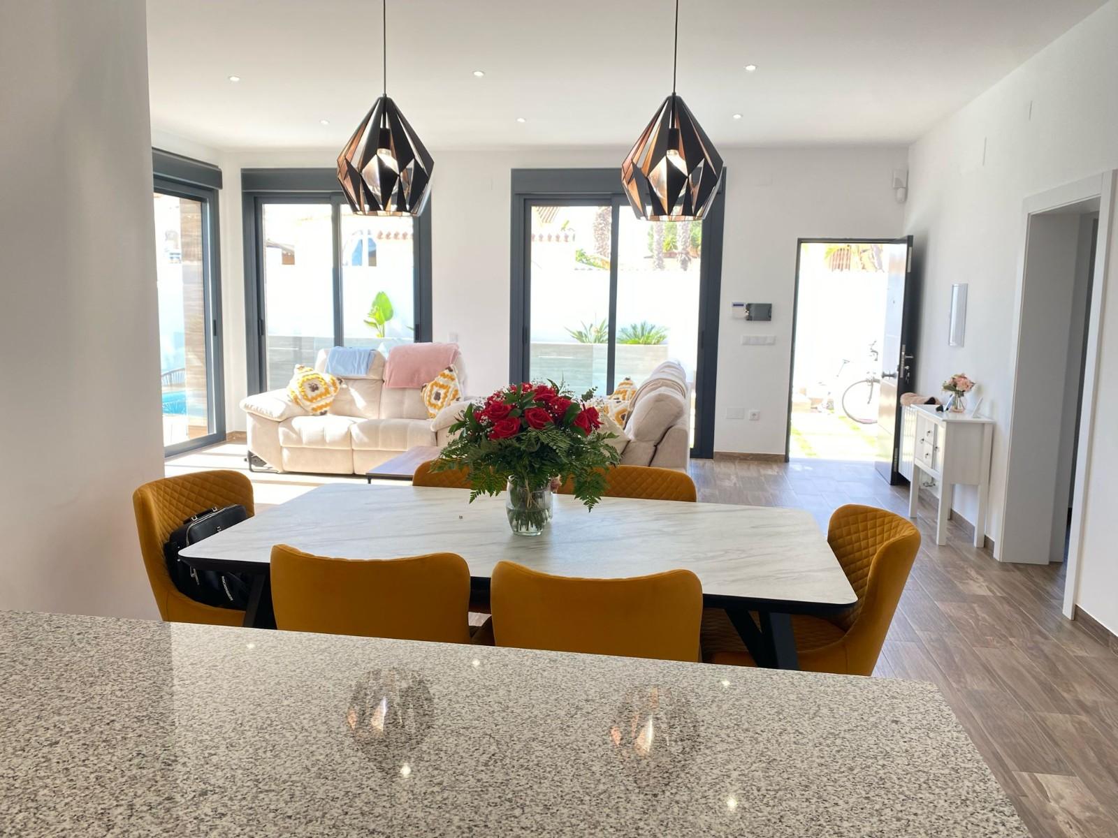 Sold - 3 Bedroom 3 Bathroom Chalet in Orihuela Costa - Villamartin - Alicante Sold - 3 Bedroom 3 Bathroom Chalet in Orihuela Costa - Villamartin - Alicante