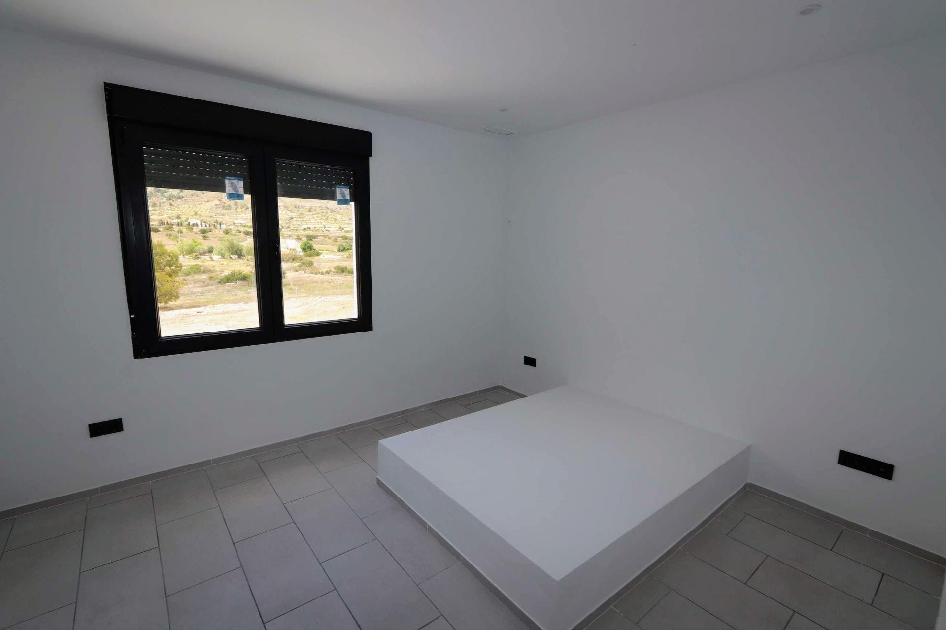 Resale - 4 Bedroom 2 Bathroom Villa in Aspe - - Alicante Resale - 4 Bedroom 2 Bathroom Villa in Aspe - - Alicante