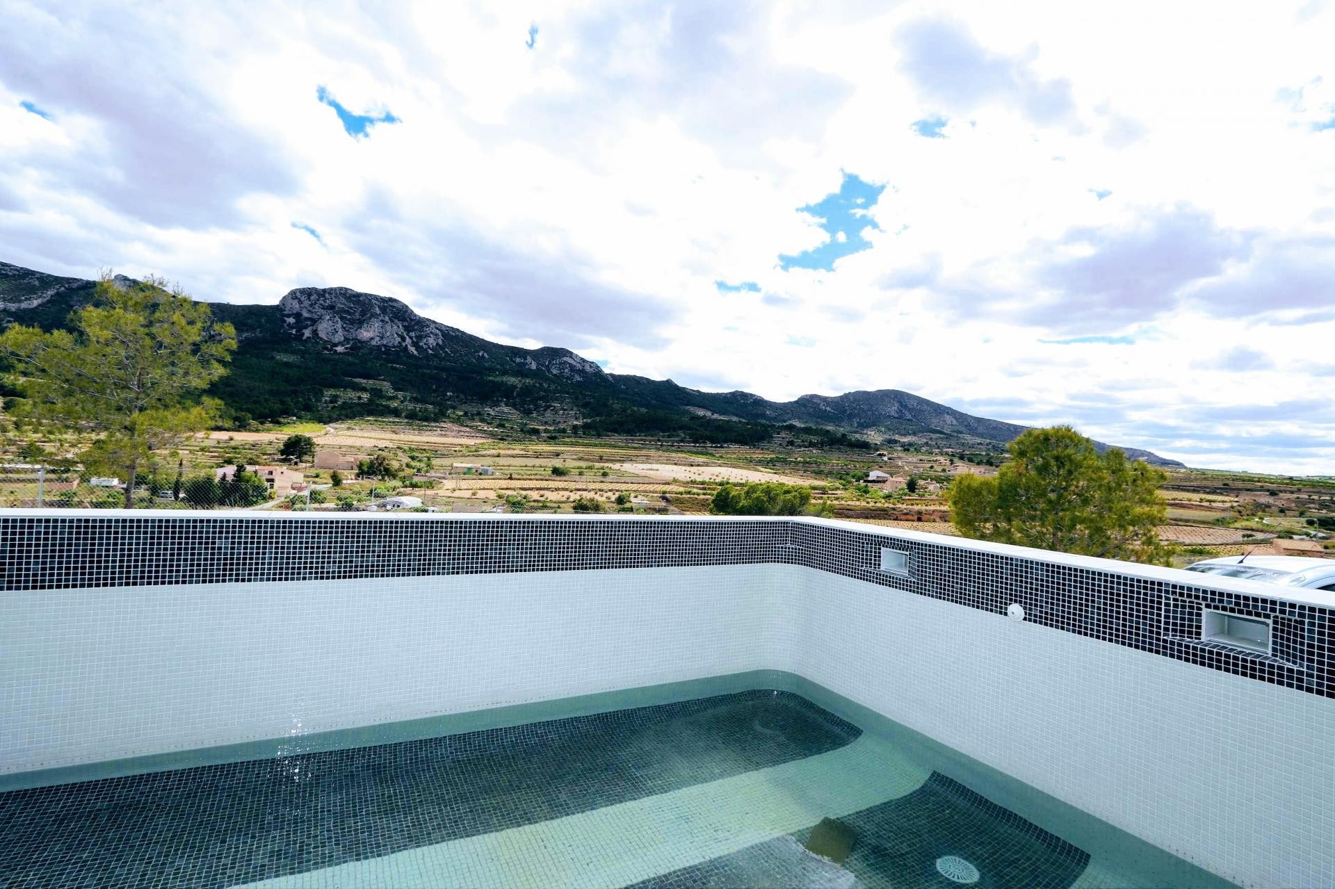 Resale - 4 Bedroom 2 Bathroom Villa in Aspe - - Alicante Resale - 4 Bedroom 2 Bathroom Villa in Aspe - - Alicante