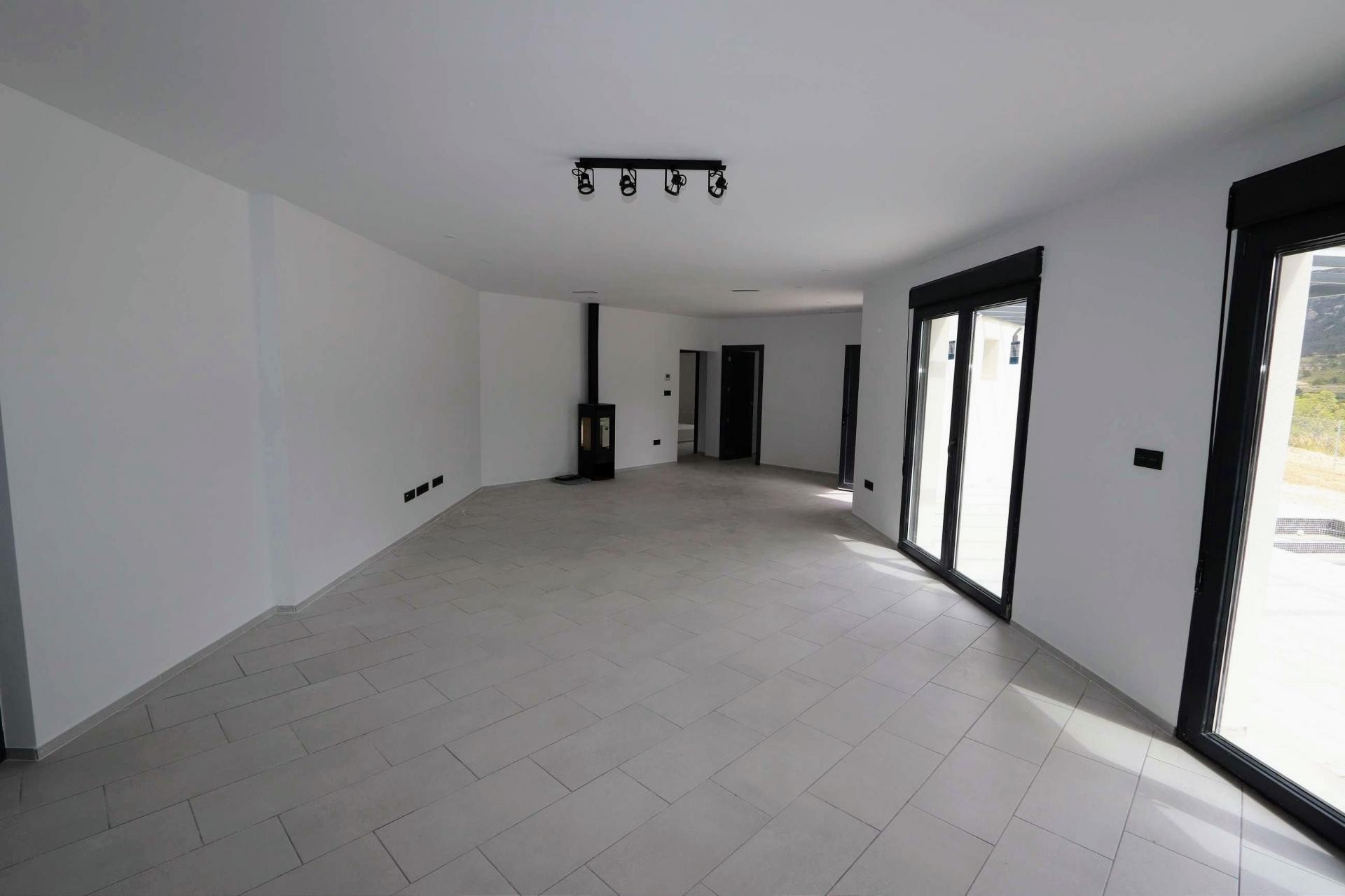 Resale - 4 Bedroom 2 Bathroom Villa in Aspe - - Alicante Resale - 4 Bedroom 2 Bathroom Villa in Aspe - - Alicante