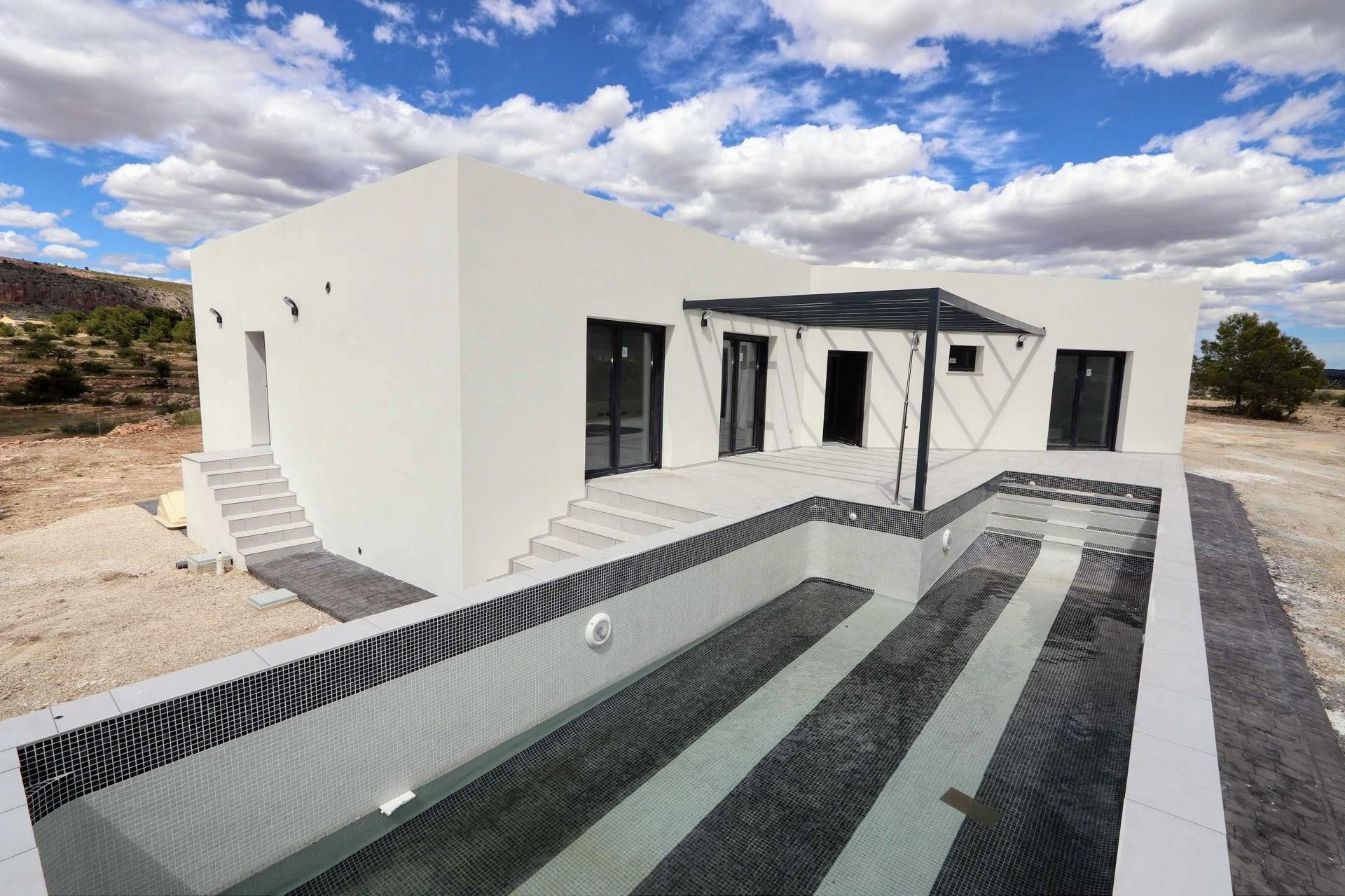 Resale - 4 Bedroom 2 Bathroom Villa in Aspe - - Alicante Resale - 4 Bedroom 2 Bathroom Villa in Aspe - - Alicante