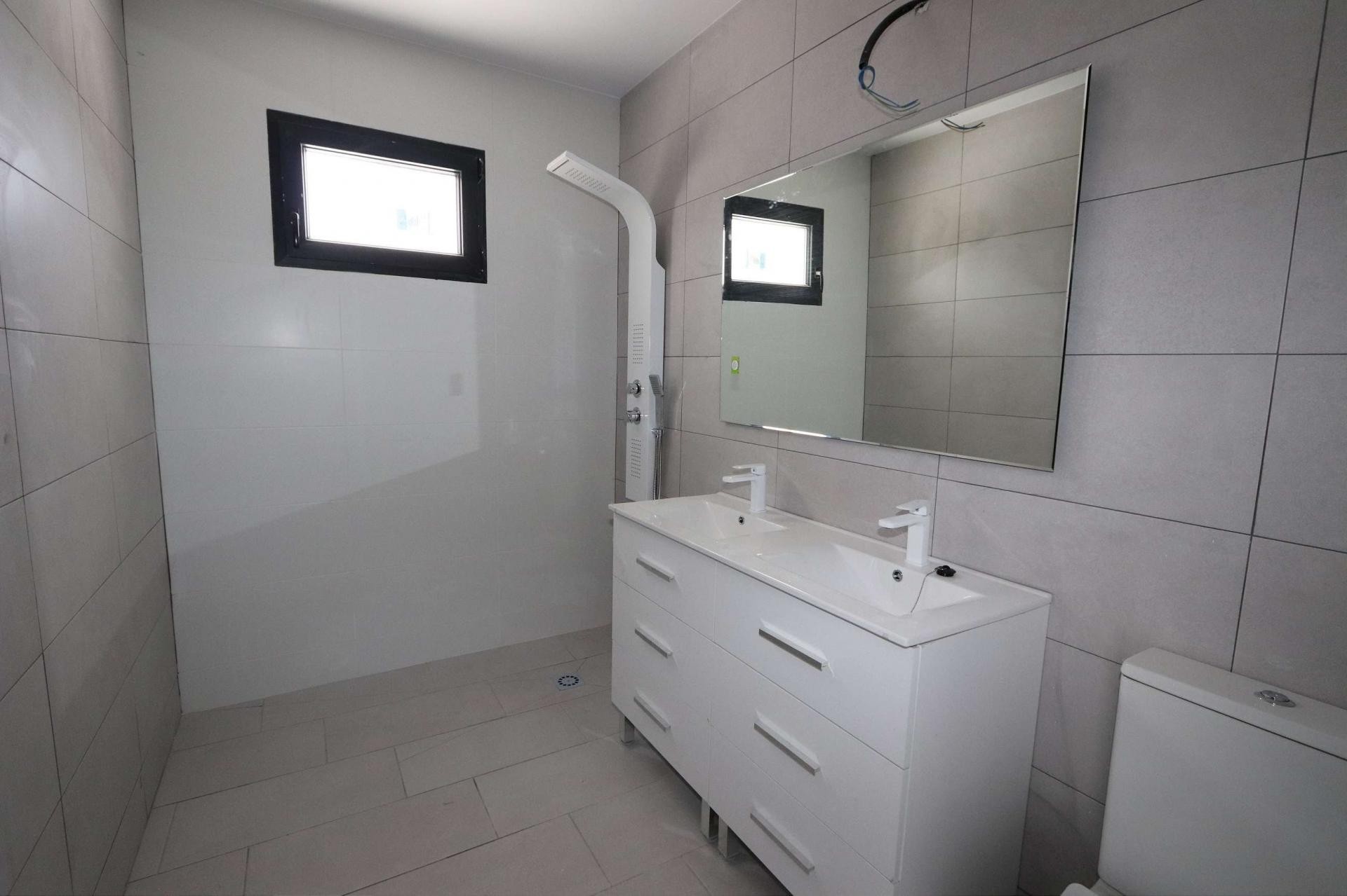 Resale - 4 Bedroom 2 Bathroom Villa in Aspe - - Alicante Resale - 4 Bedroom 2 Bathroom Villa in Aspe - - Alicante