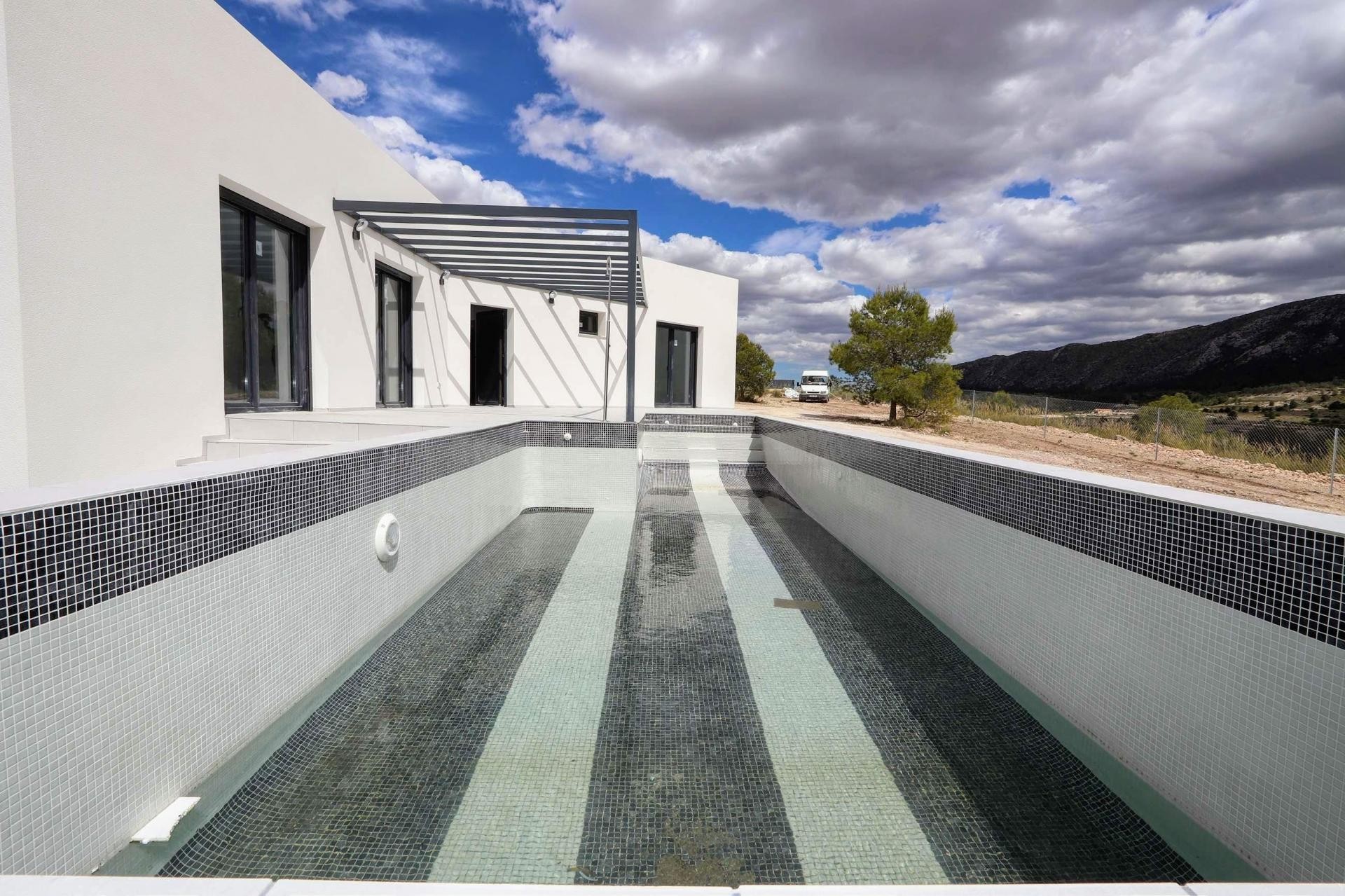 Resale - 4 Bedroom 2 Bathroom Villa in Aspe - - Alicante Resale - 4 Bedroom 2 Bathroom Villa in Aspe - - Alicante