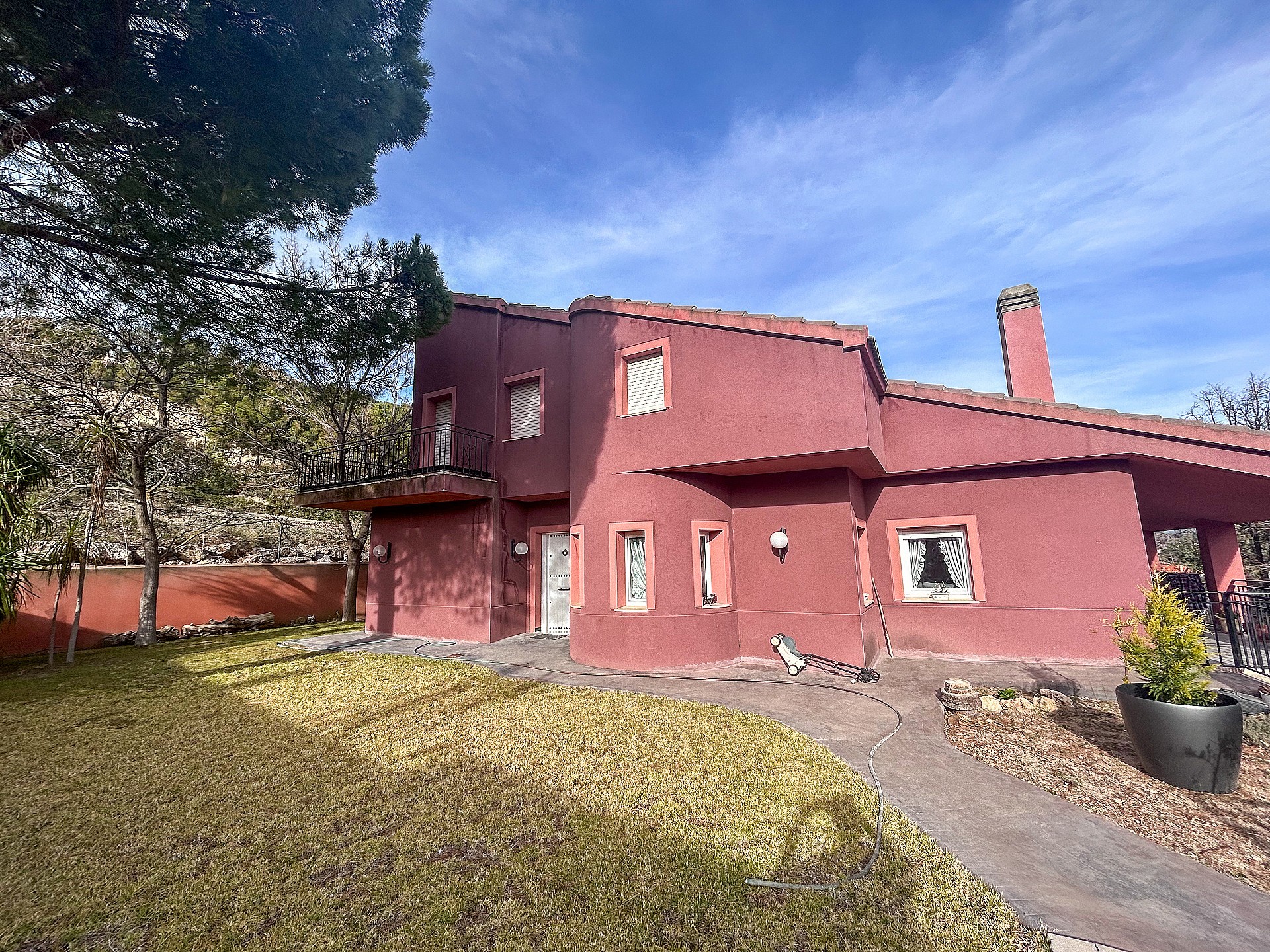 Resale - 7 Bedroom 3 Bathroom Villa in Onil - - Alicante Resale - 7 Bedroom 3 Bathroom Villa in Onil - - Alicante