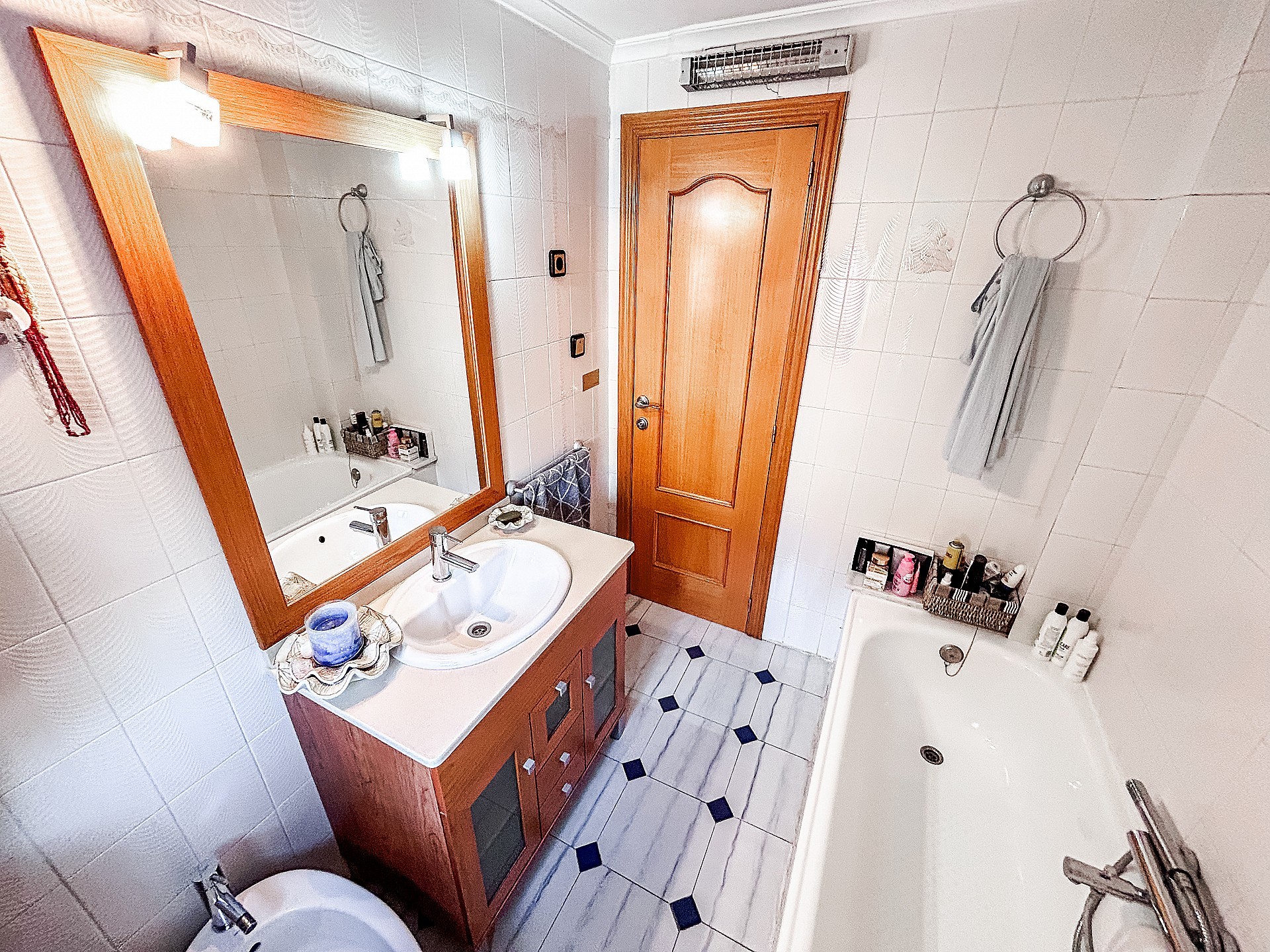 Resale - 7 Bedroom 3 Bathroom Villa in Onil - - Alicante Resale - 7 Bedroom 3 Bathroom Villa in Onil - - Alicante