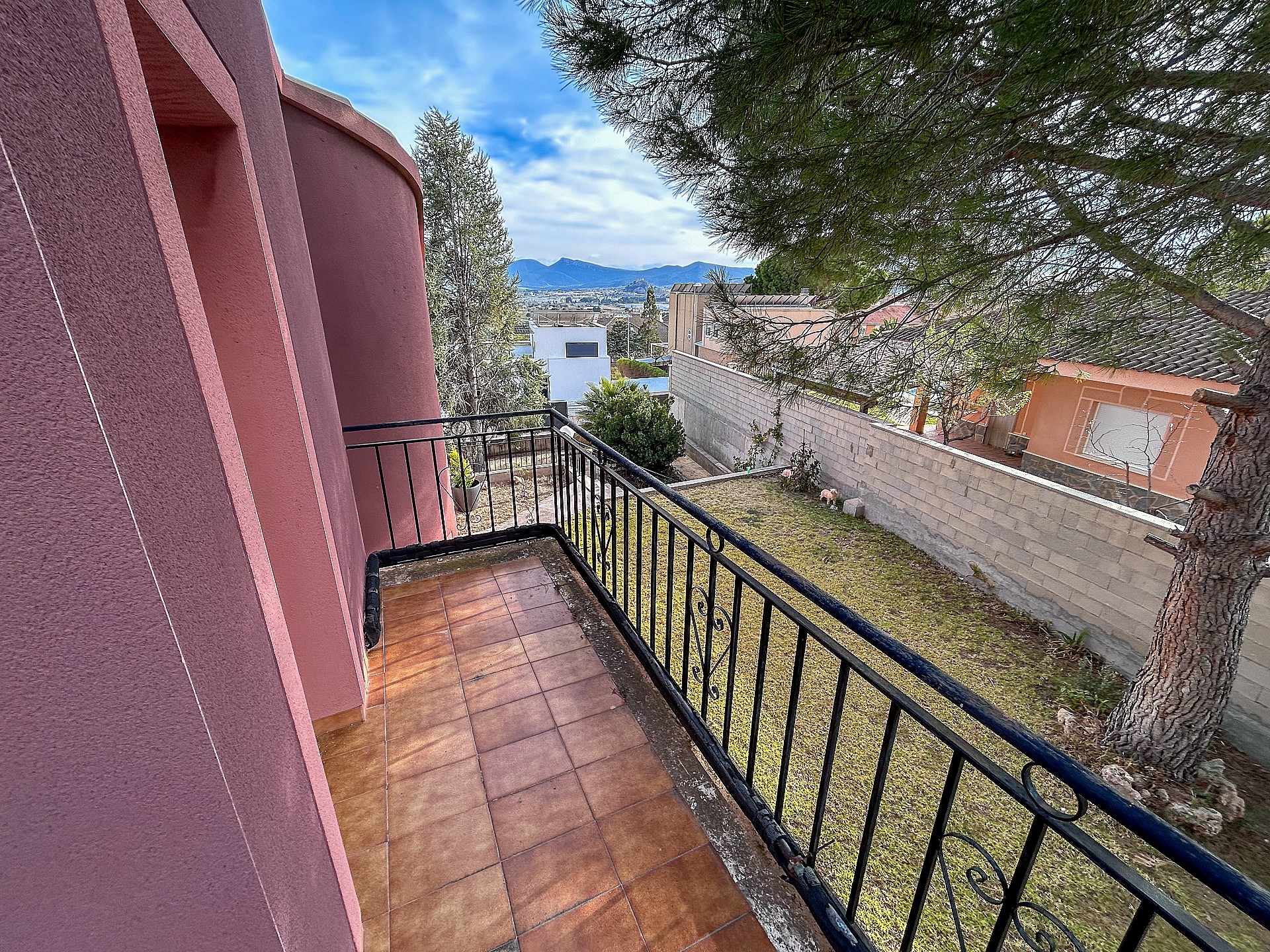 Resale - 7 Bedroom 3 Bathroom Villa in Onil - - Alicante Resale - 7 Bedroom 3 Bathroom Villa in Onil - - Alicante