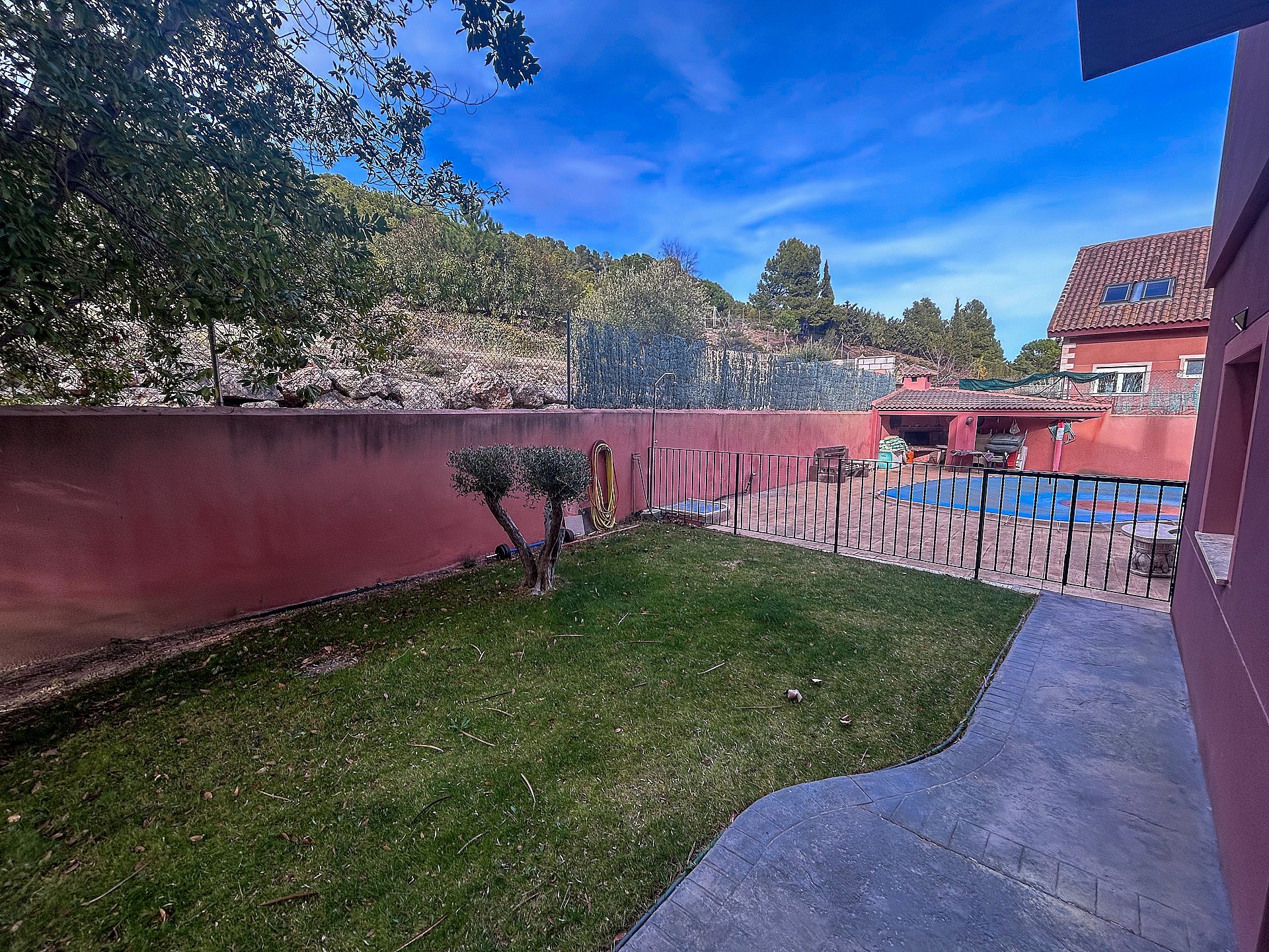 Resale - 7 Bedroom 3 Bathroom Villa in Onil - - Alicante Resale - 7 Bedroom 3 Bathroom Villa in Onil - - Alicante