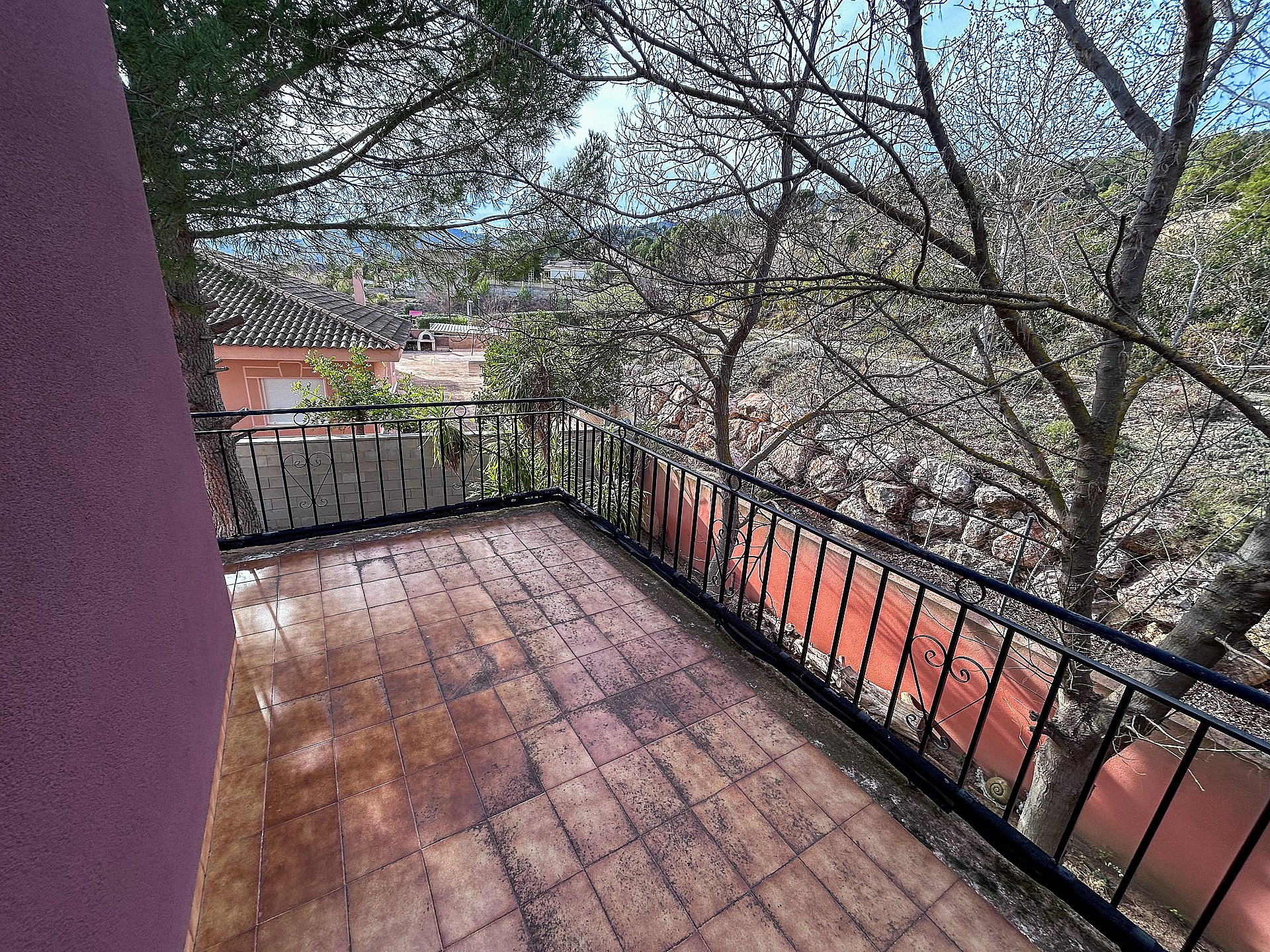 Resale - 7 Bedroom 3 Bathroom Villa in Onil - - Alicante Resale - 7 Bedroom 3 Bathroom Villa in Onil - - Alicante