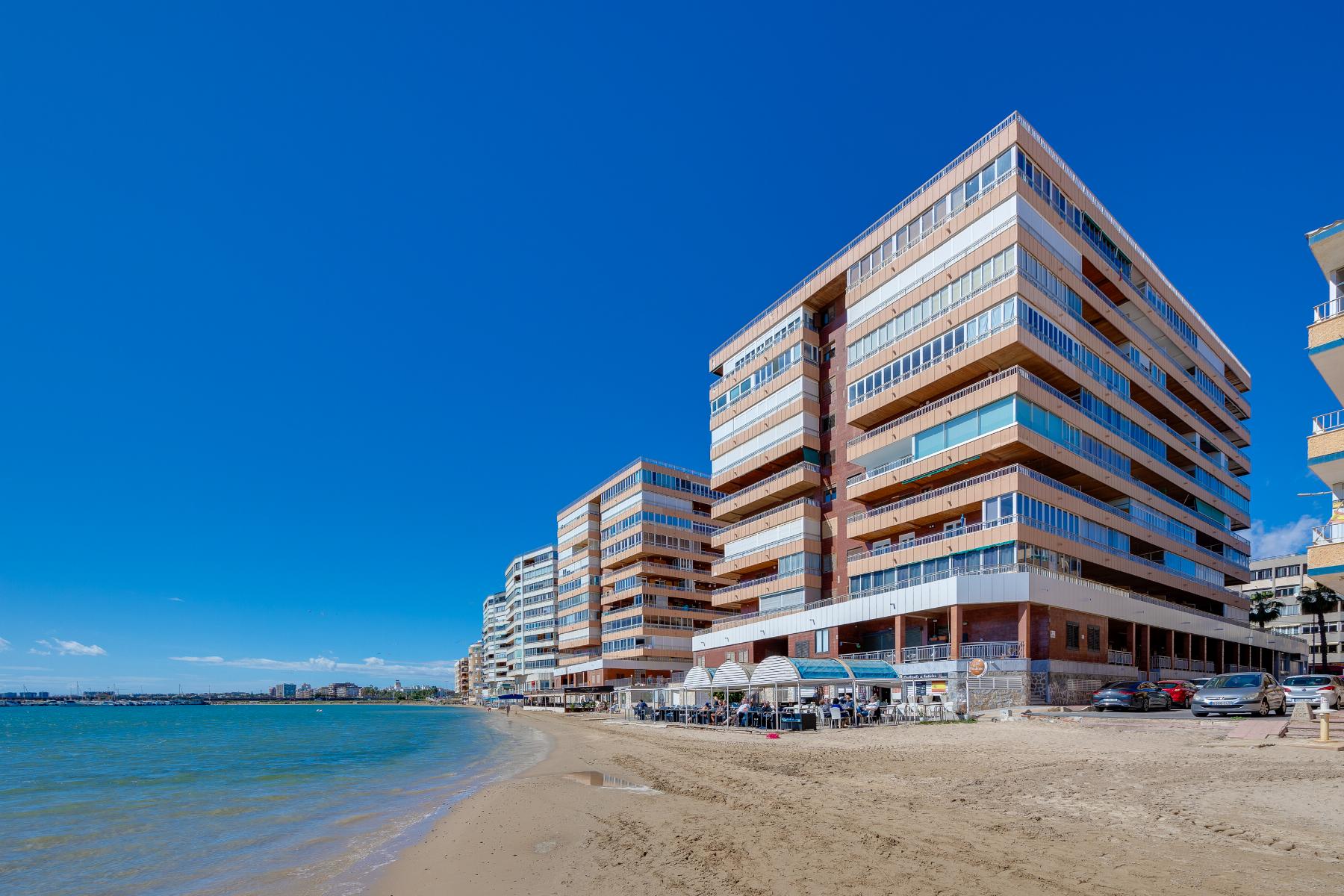 Resale - 4 Bedroom 4 Bathroom Apartamento in Torrevieja - Playa del Acequión - Alicante Resale - 4 Bedroom 4 Bathroom Apartamento in Torrevieja - Playa del Acequión - Alicante