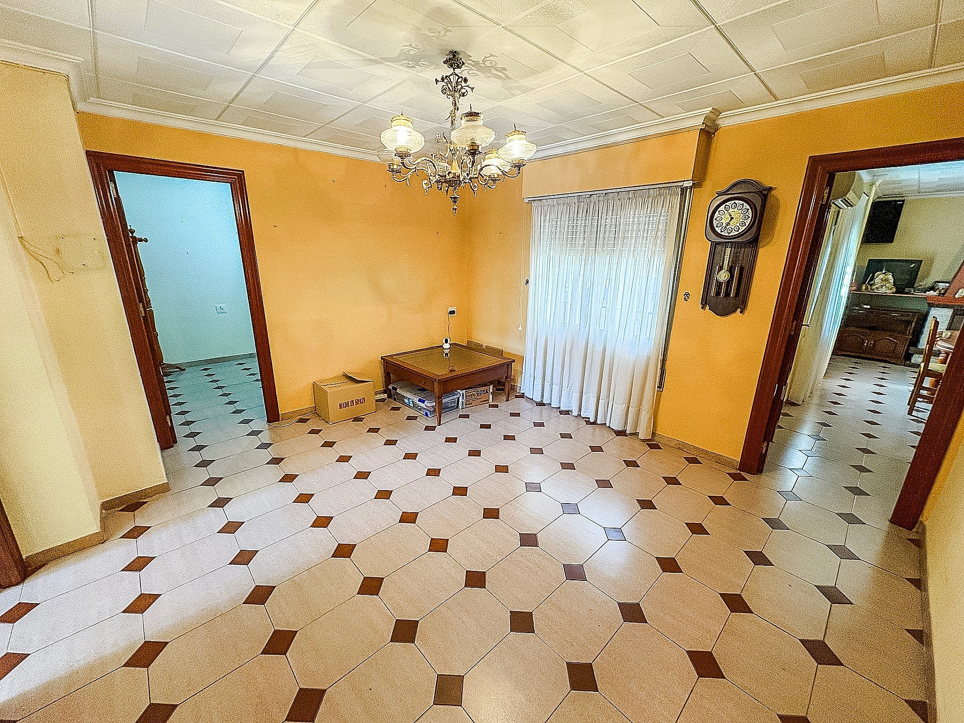 Resale - 4 Bedroom 2 Bathroom Townhouse in Elda - - Alicante Resale - 4 Bedroom 2 Bathroom Townhouse in Elda - - Alicante