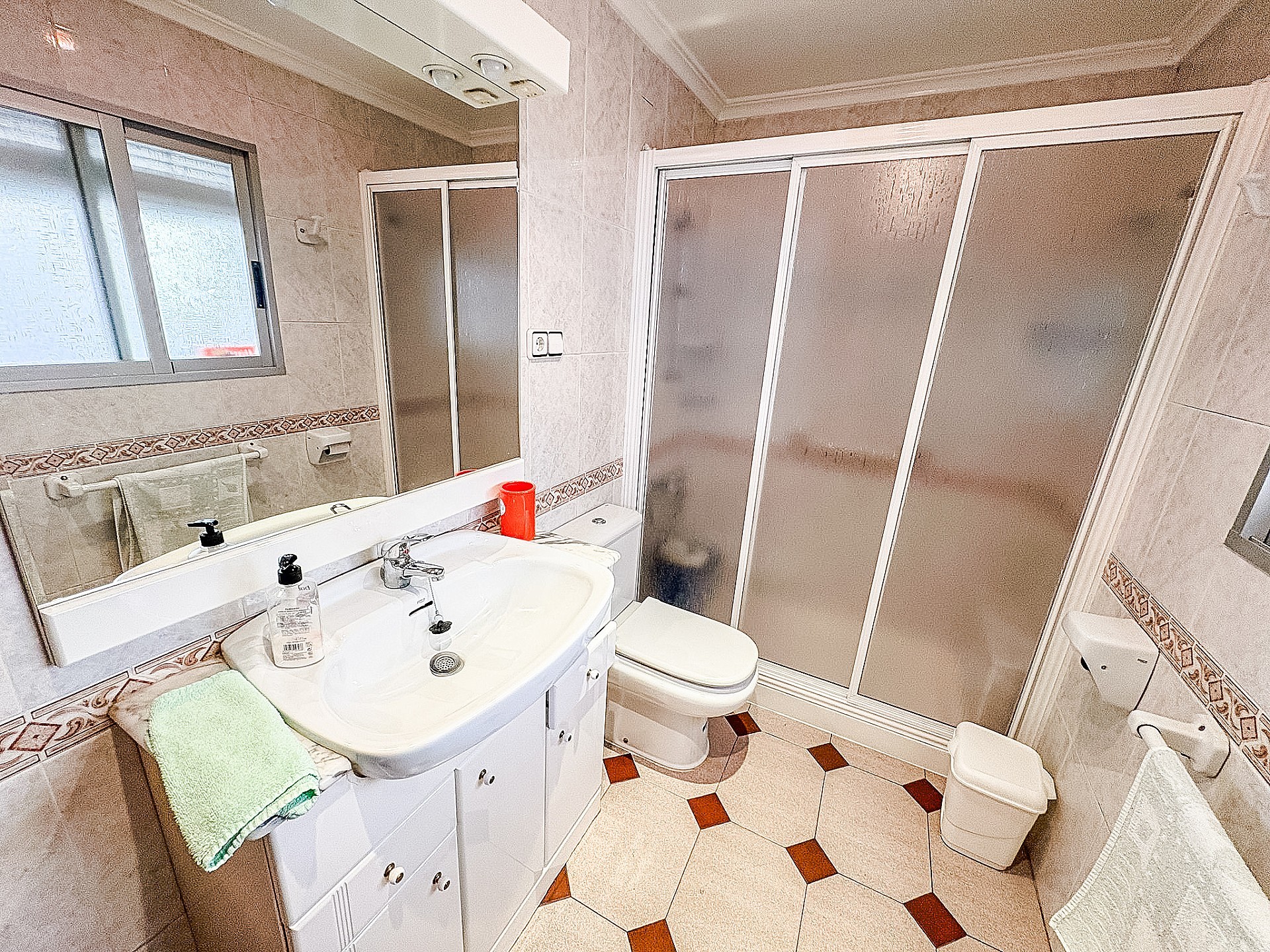 Resale - 4 Bedroom 2 Bathroom Townhouse in Elda - - Alicante Resale - 4 Bedroom 2 Bathroom Townhouse in Elda - - Alicante