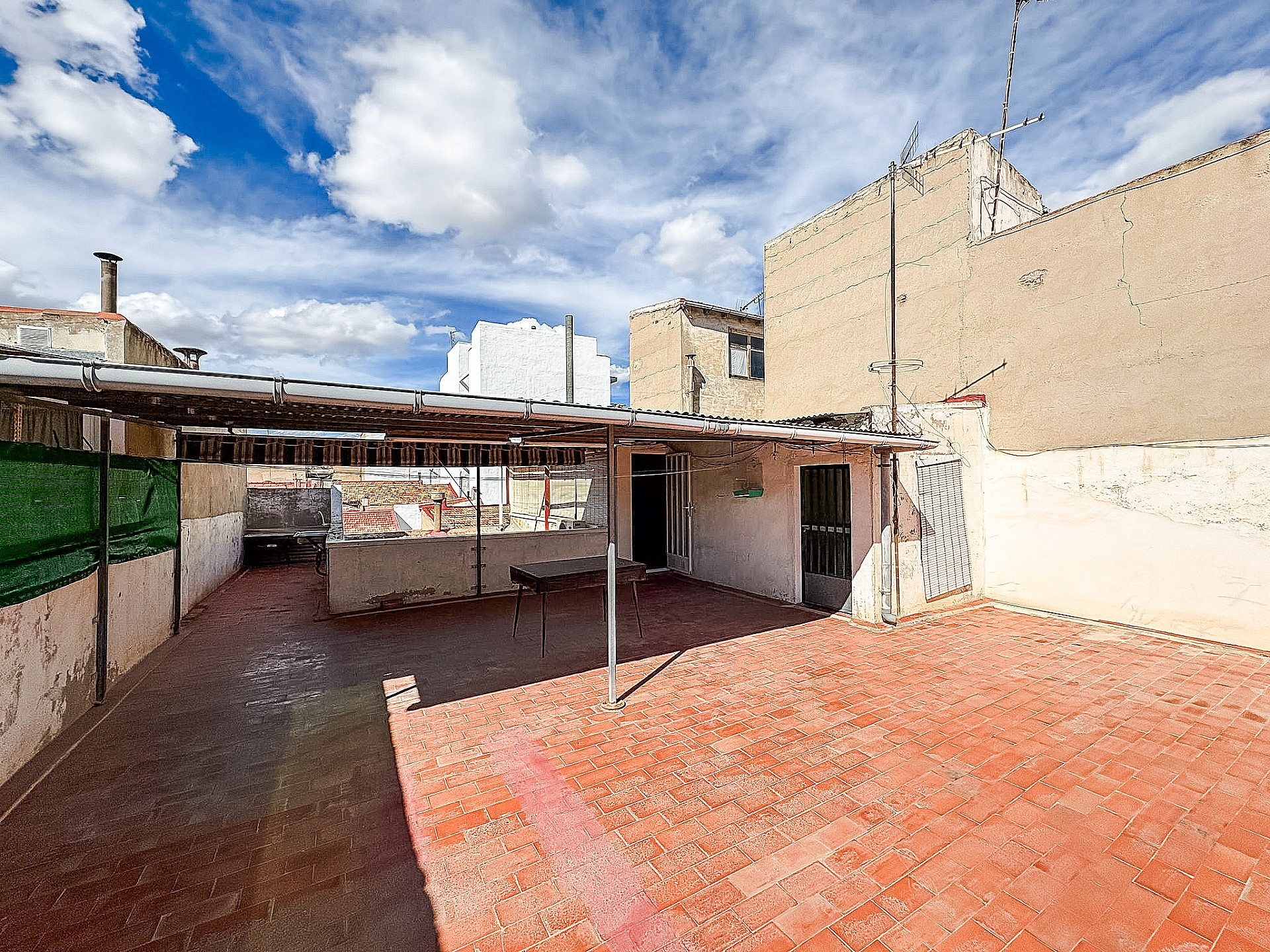 Resale - 4 Bedroom 2 Bathroom Townhouse in Elda - - Alicante Resale - 4 Bedroom 2 Bathroom Townhouse in Elda - - Alicante