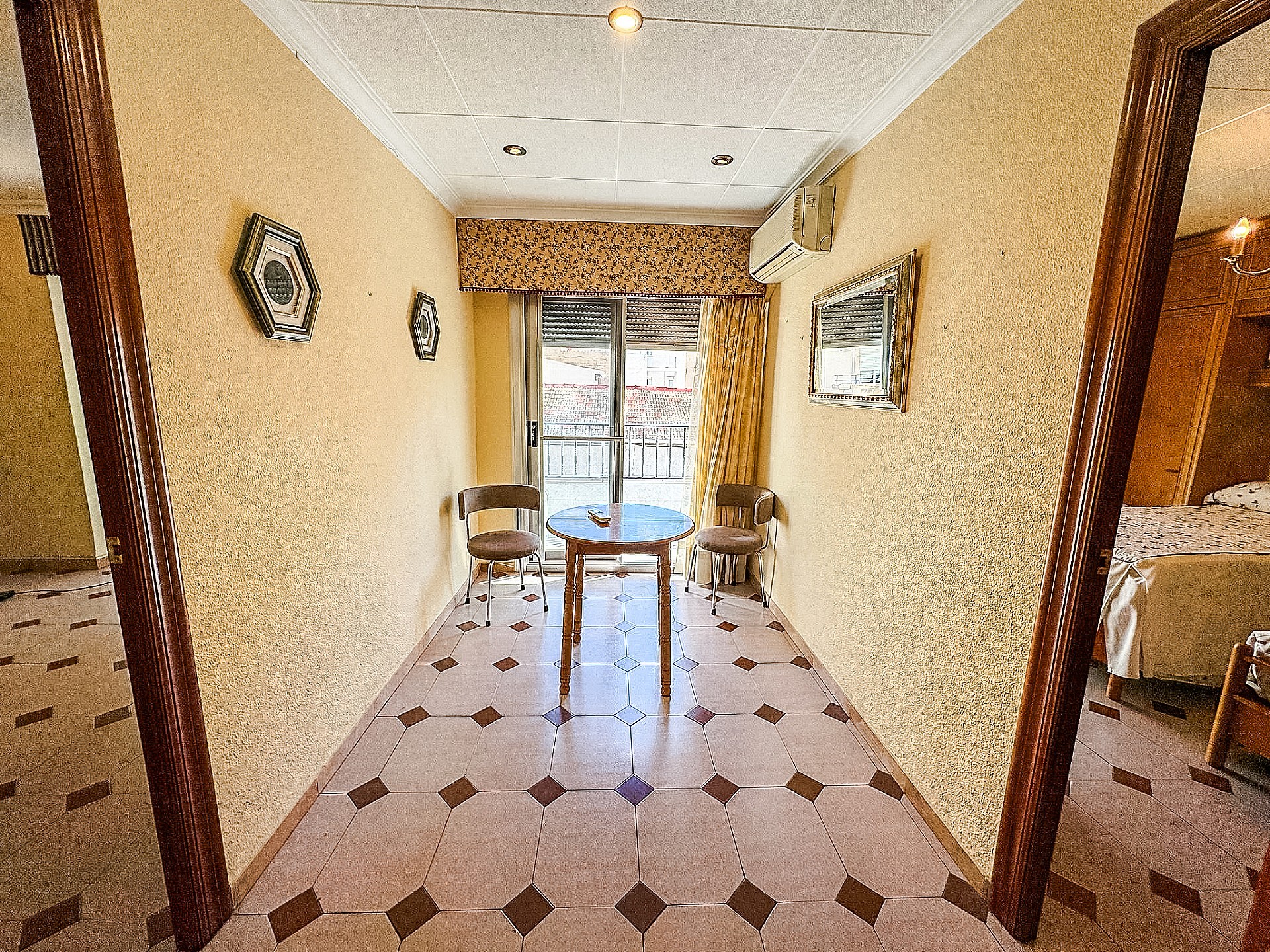 Resale - 4 Bedroom 2 Bathroom Townhouse in Elda - - Alicante Resale - 4 Bedroom 2 Bathroom Townhouse in Elda - - Alicante