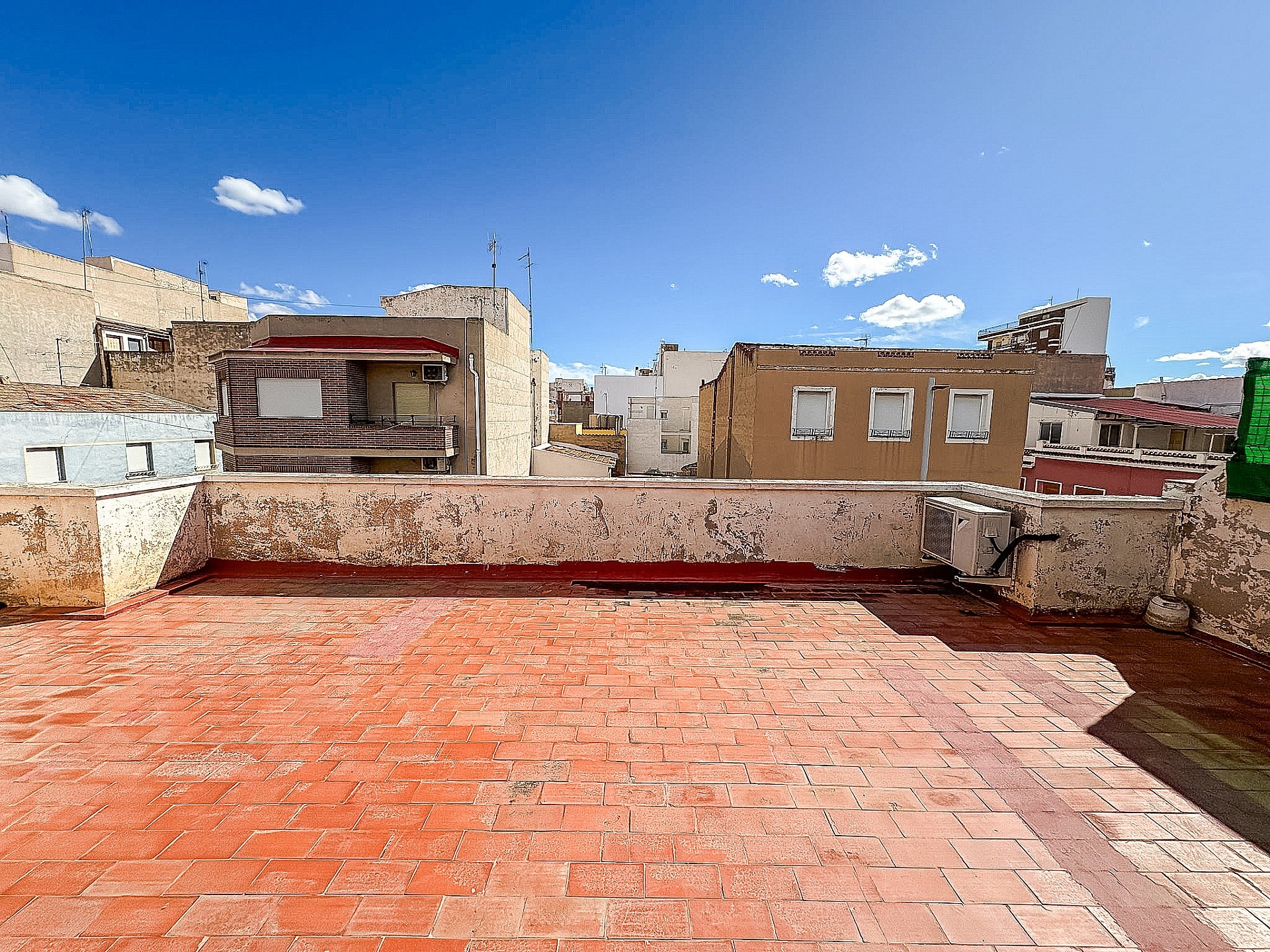 Resale - 4 Bedroom 2 Bathroom Townhouse in Elda - - Alicante Resale - 4 Bedroom 2 Bathroom Townhouse in Elda - - Alicante