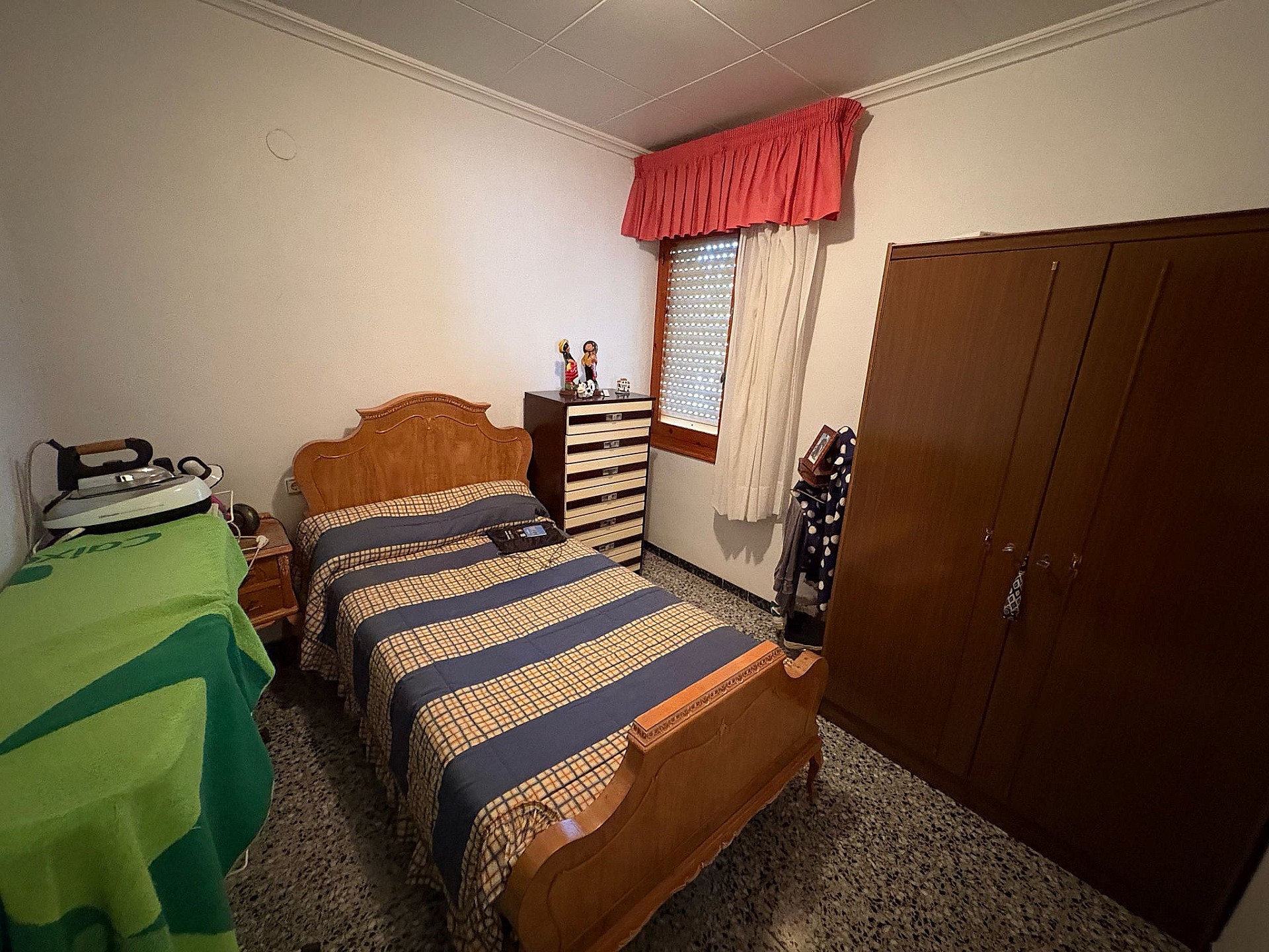 Resale - 4 Bedroom 1 Bathroom Country house in Petrer - - Alicante Resale - 4 Bedroom 1 Bathroom Country house in Petrer - - Alicante