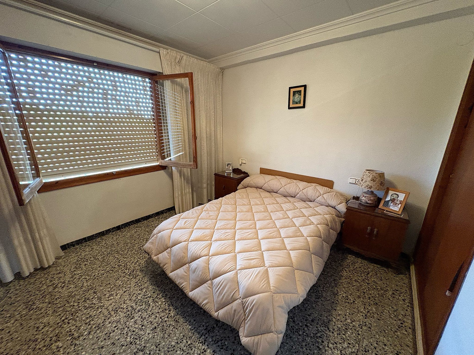 Resale - 4 Bedroom 1 Bathroom Country house in Petrer - - Alicante Resale - 4 Bedroom 1 Bathroom Country house in Petrer - - Alicante