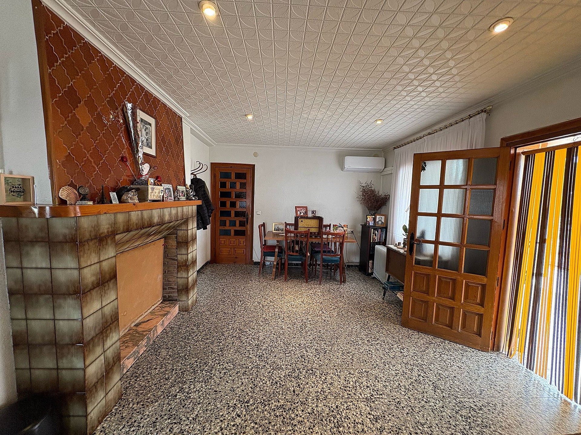 Resale - 4 Bedroom 1 Bathroom Country house in Petrer - - Alicante Resale - 4 Bedroom 1 Bathroom Country house in Petrer - - Alicante