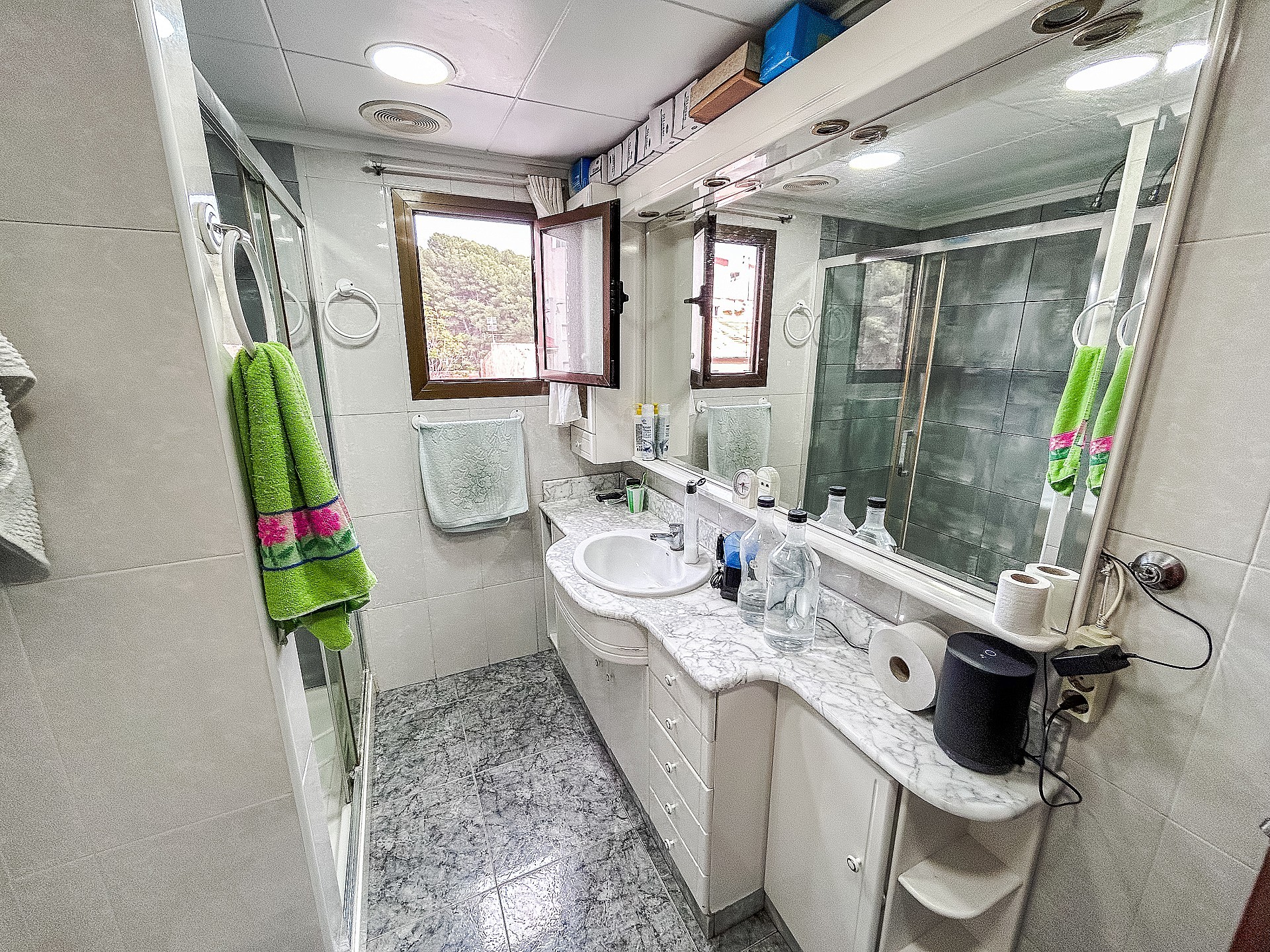 Resale - 4 Bedroom 2 Bathroom Apartment in Elda - - Alicante Resale - 4 Bedroom 2 Bathroom Apartment in Elda - - Alicante