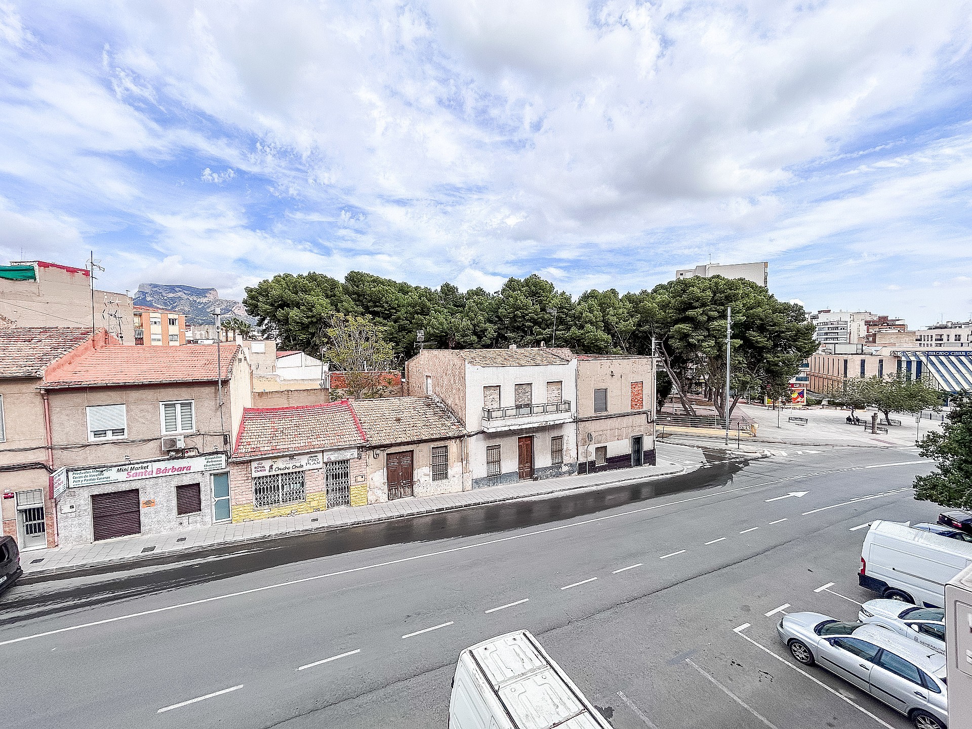 Resale - 4 Bedroom 2 Bathroom Apartment in Elda - - Alicante Resale - 4 Bedroom 2 Bathroom Apartment in Elda - - Alicante