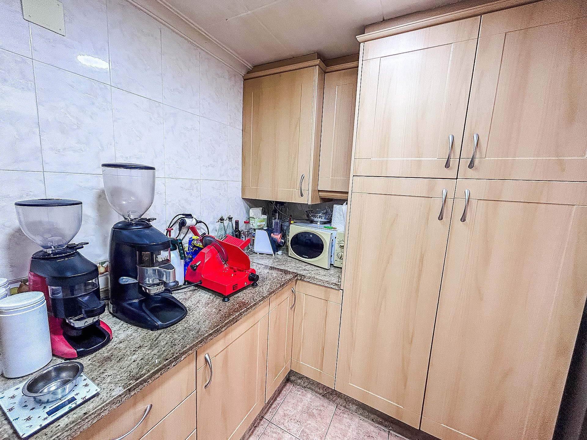 Resale - 4 Bedroom 2 Bathroom Apartment in Elda - - Alicante Resale - 4 Bedroom 2 Bathroom Apartment in Elda - - Alicante