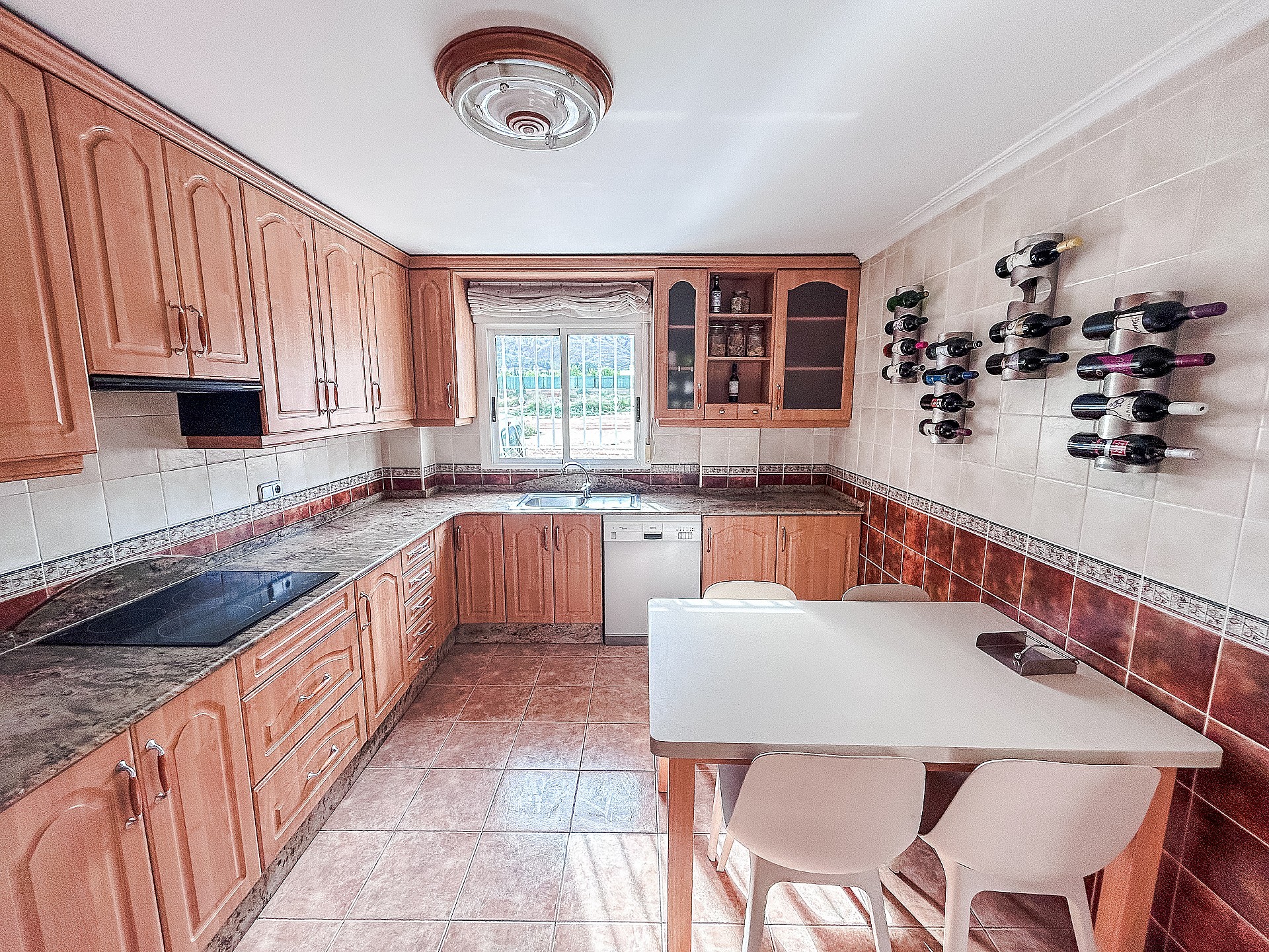 Resale - 5 Bedroom 2 Bathroom Townhouse in Pinoso - - Alicante Resale - 5 Bedroom 2 Bathroom Townhouse in Pinoso - - Alicante