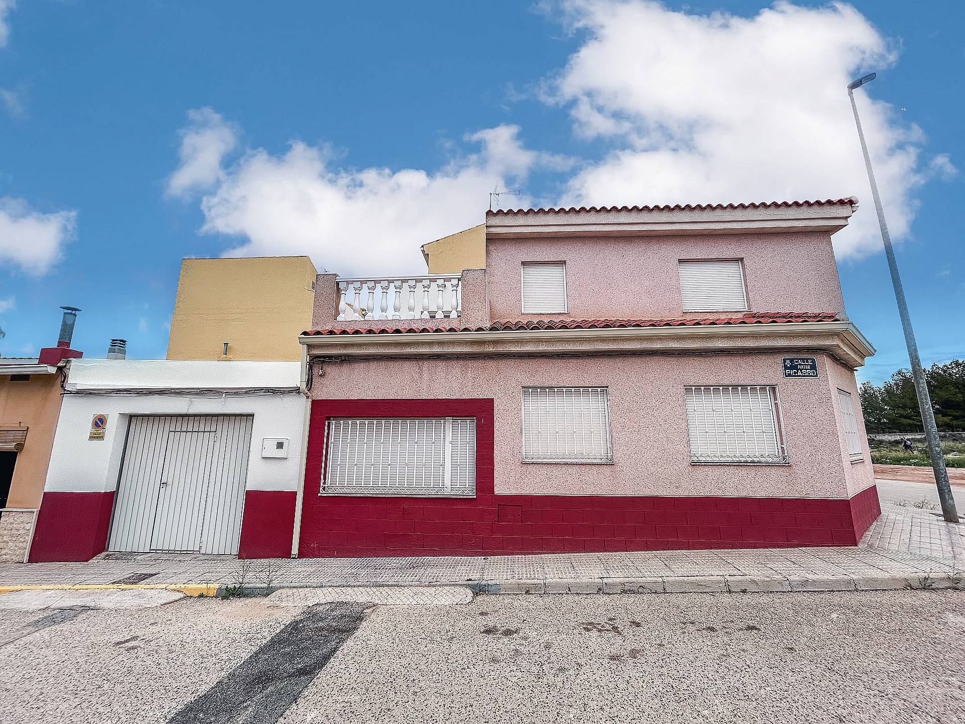 Resale - 5 Bedroom 2 Bathroom Townhouse in Pinoso - - Alicante Resale - 5 Bedroom 2 Bathroom Townhouse in Pinoso - - Alicante