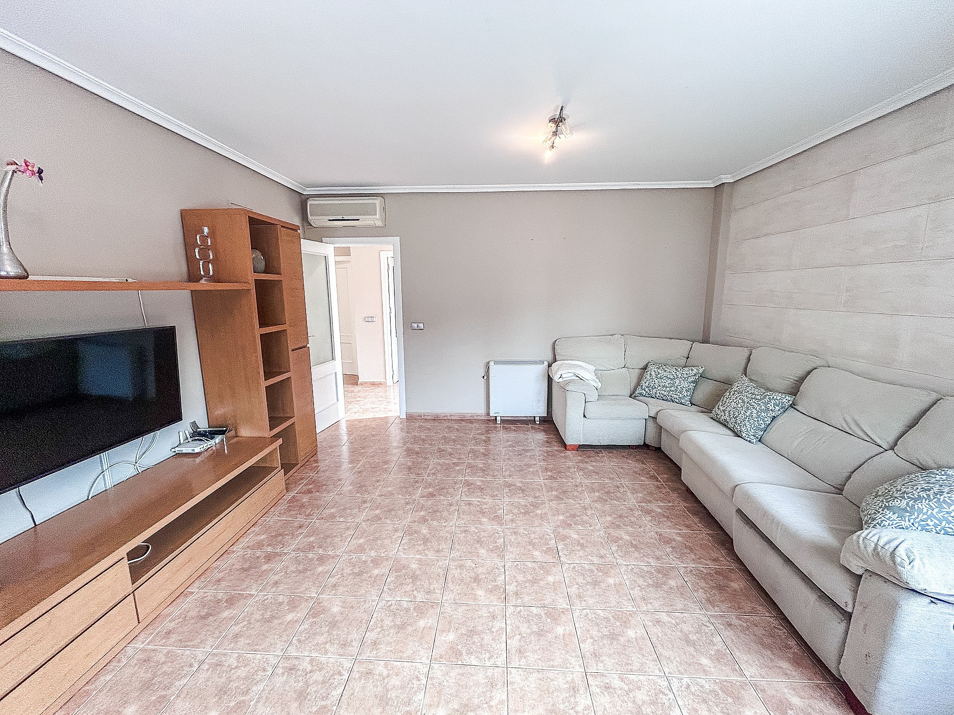 Resale - 5 Bedroom 2 Bathroom Townhouse in Pinoso - - Alicante Resale - 5 Bedroom 2 Bathroom Townhouse in Pinoso - - Alicante
