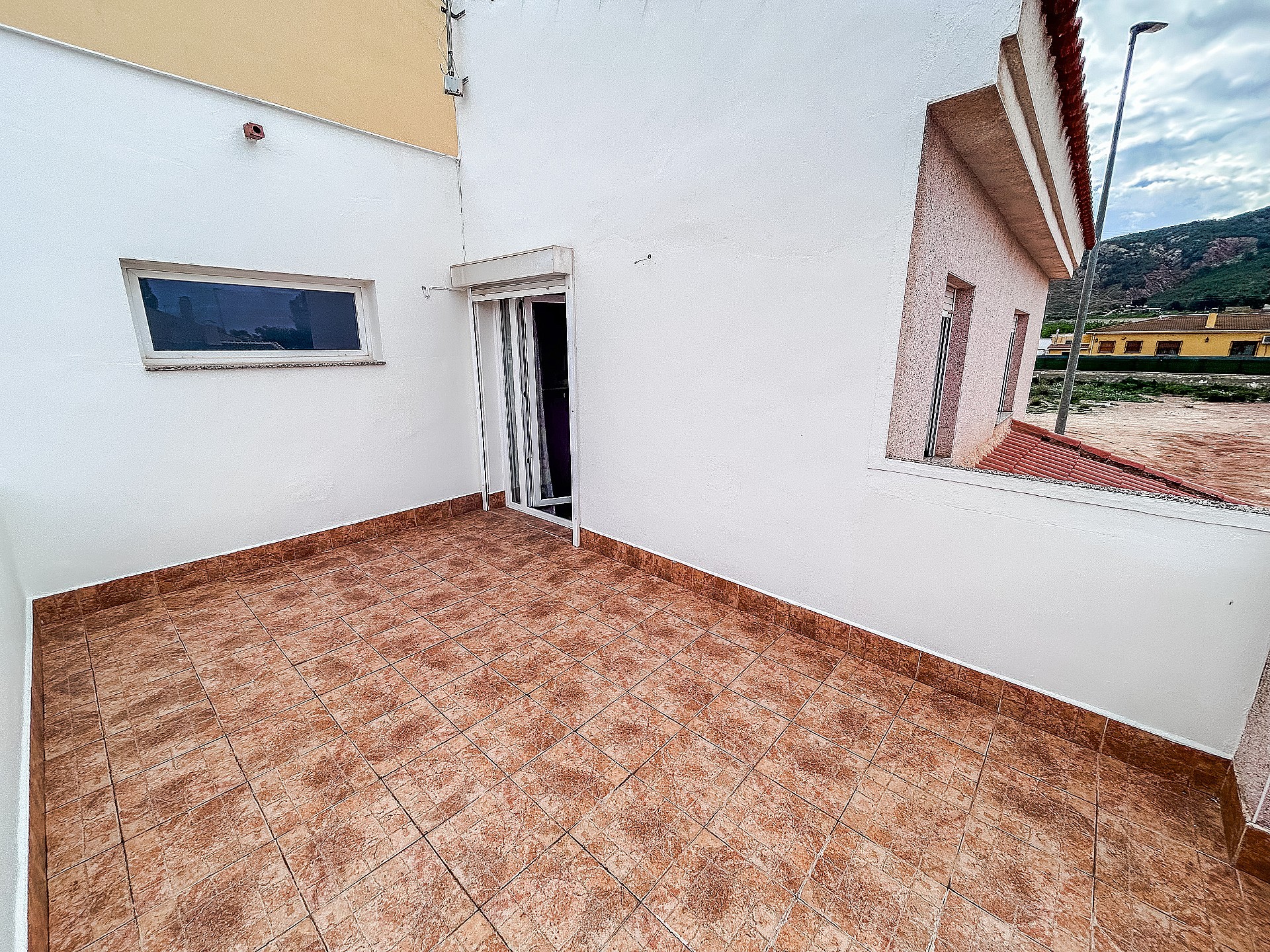 Resale - 5 Bedroom 2 Bathroom Townhouse in Pinoso - - Alicante Resale - 5 Bedroom 2 Bathroom Townhouse in Pinoso - - Alicante