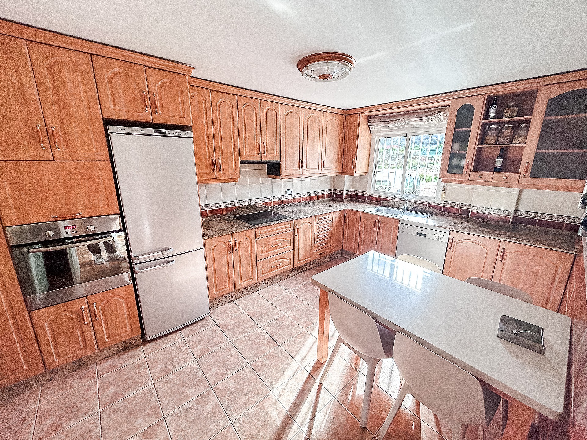 Resale - 5 Bedroom 2 Bathroom Townhouse in Pinoso - - Alicante Resale - 5 Bedroom 2 Bathroom Townhouse in Pinoso - - Alicante