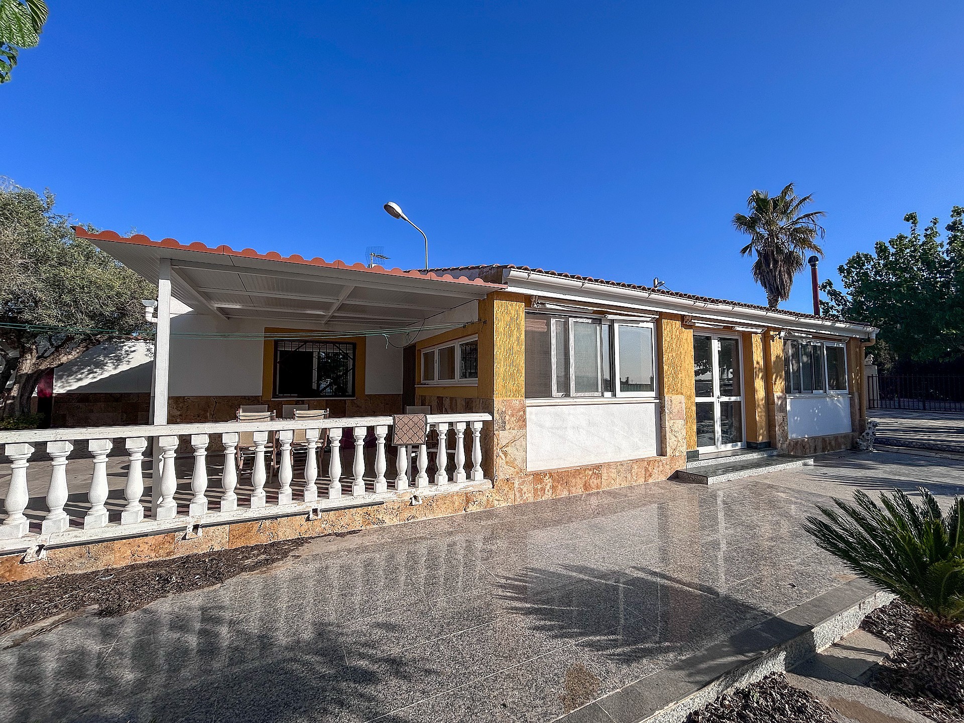 Resale - 4 Bedroom 1 Bathroom Country house in Monforte del Cid - - Alicante Resale - 4 Bedroom 1 Bathroom Country house in Monforte del Cid - - Alicante