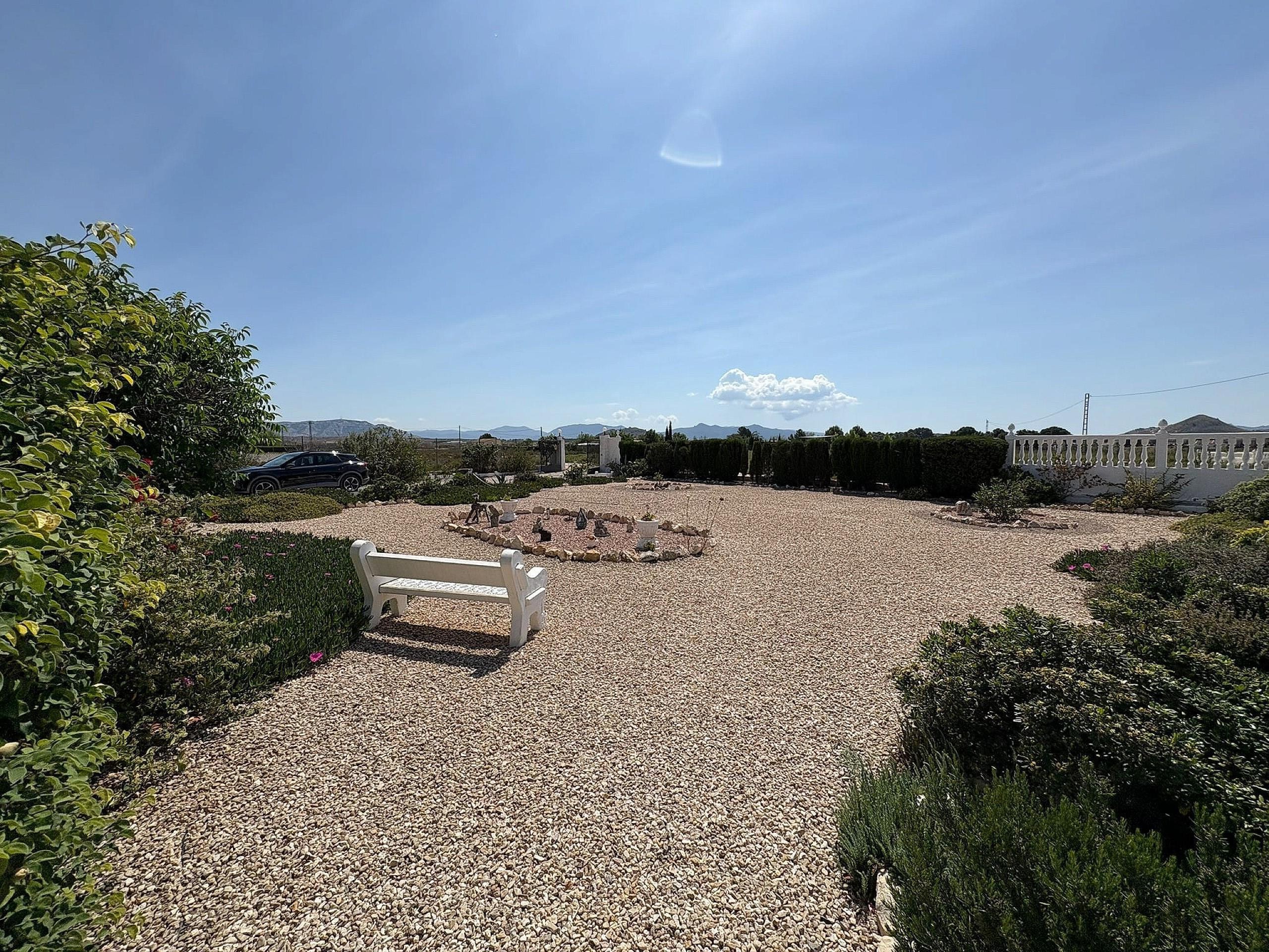 Resale - 4 Bedroom 2 Bathroom Villa in Villena - - Alicante Resale - 4 Bedroom 2 Bathroom Villa in Villena - - Alicante