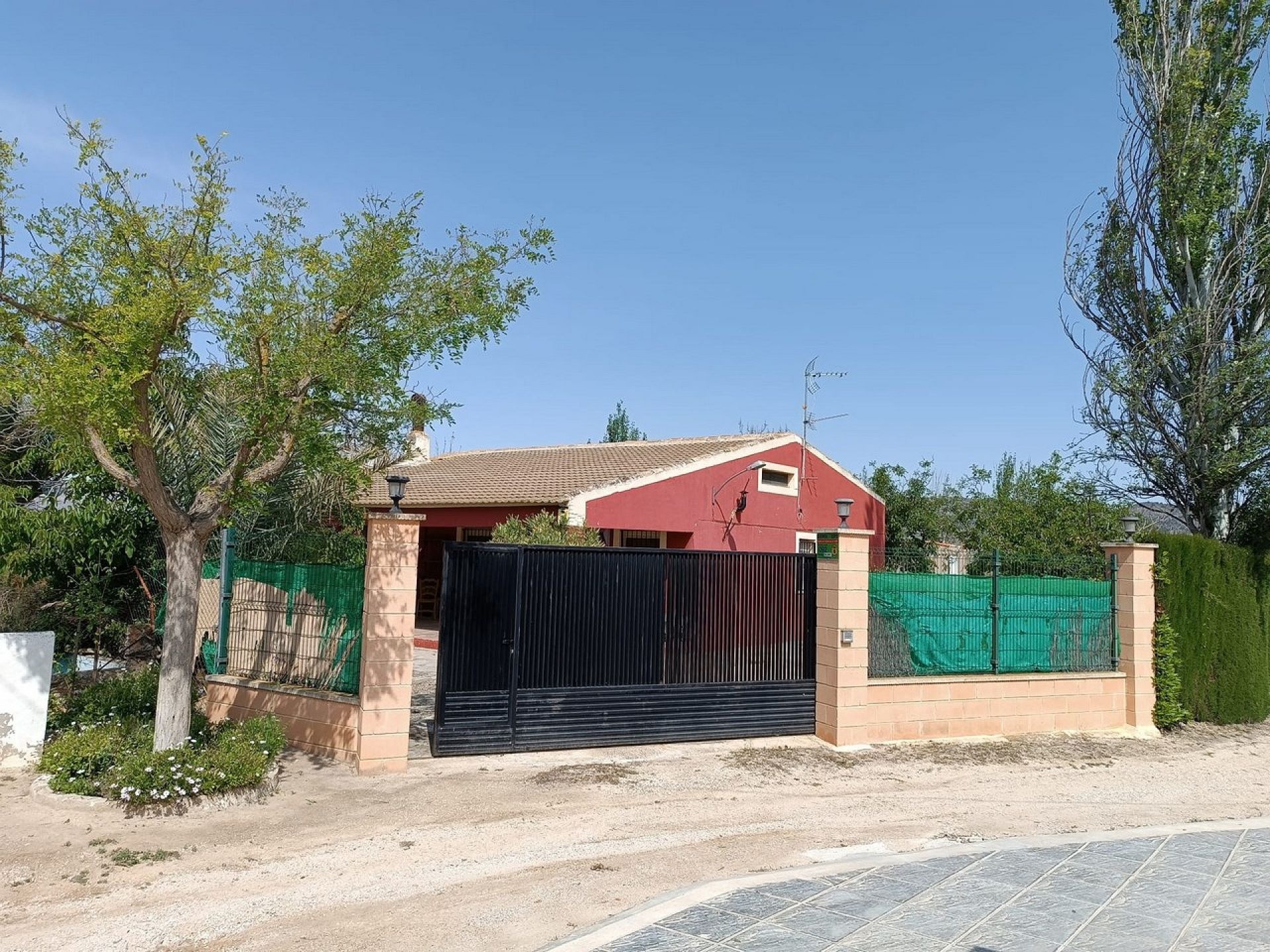 Resale - 4 Bedroom 1 Bathroom Villa in Yecla - - Murcia Resale - 4 Bedroom 1 Bathroom Villa in Yecla - - Murcia