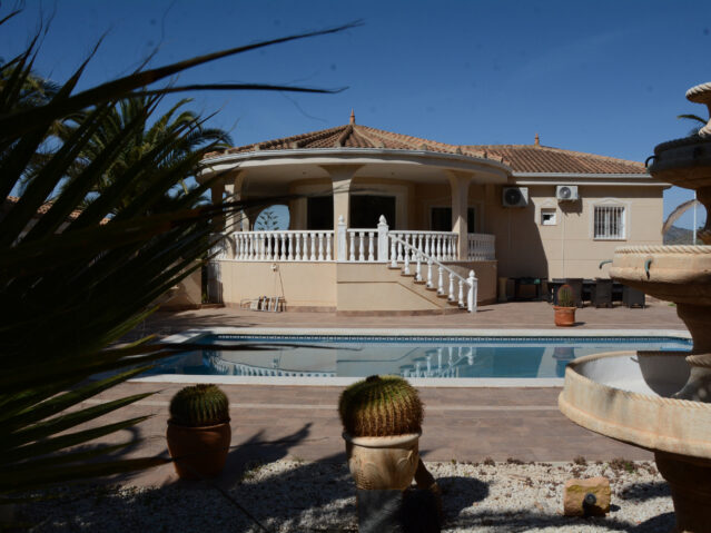 Resale - 3 Bedroom 3 Bathroom Villa in Hondon de las Nieves - - Alicante Resale - 3 Bedroom 3 Bathroom Villa in Hondon de las Nieves - - Alicante