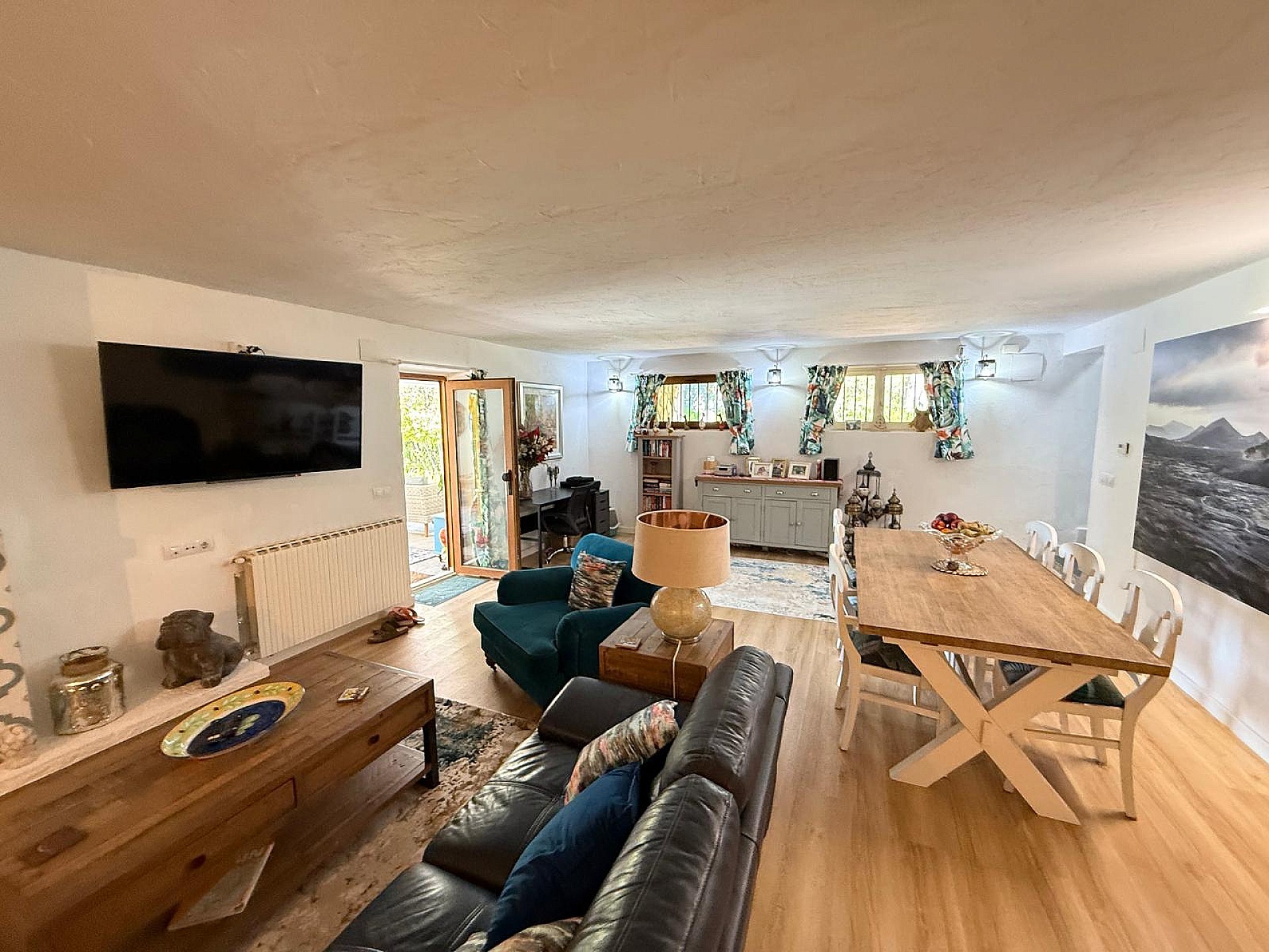 Resale - 4 Bedroom 3 Bathroom Villa in Petrer - - Alicante Resale - 4 Bedroom 3 Bathroom Villa in Petrer - - Alicante
