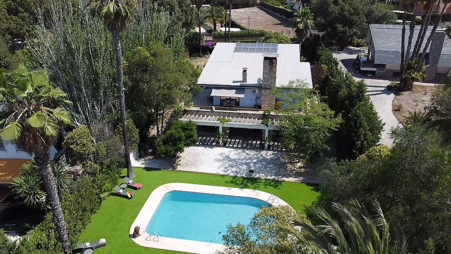 Resale - 4 Bedroom 3 Bathroom Villa in Petrer - - Alicante Resale - 4 Bedroom 3 Bathroom Villa in Petrer - - Alicante