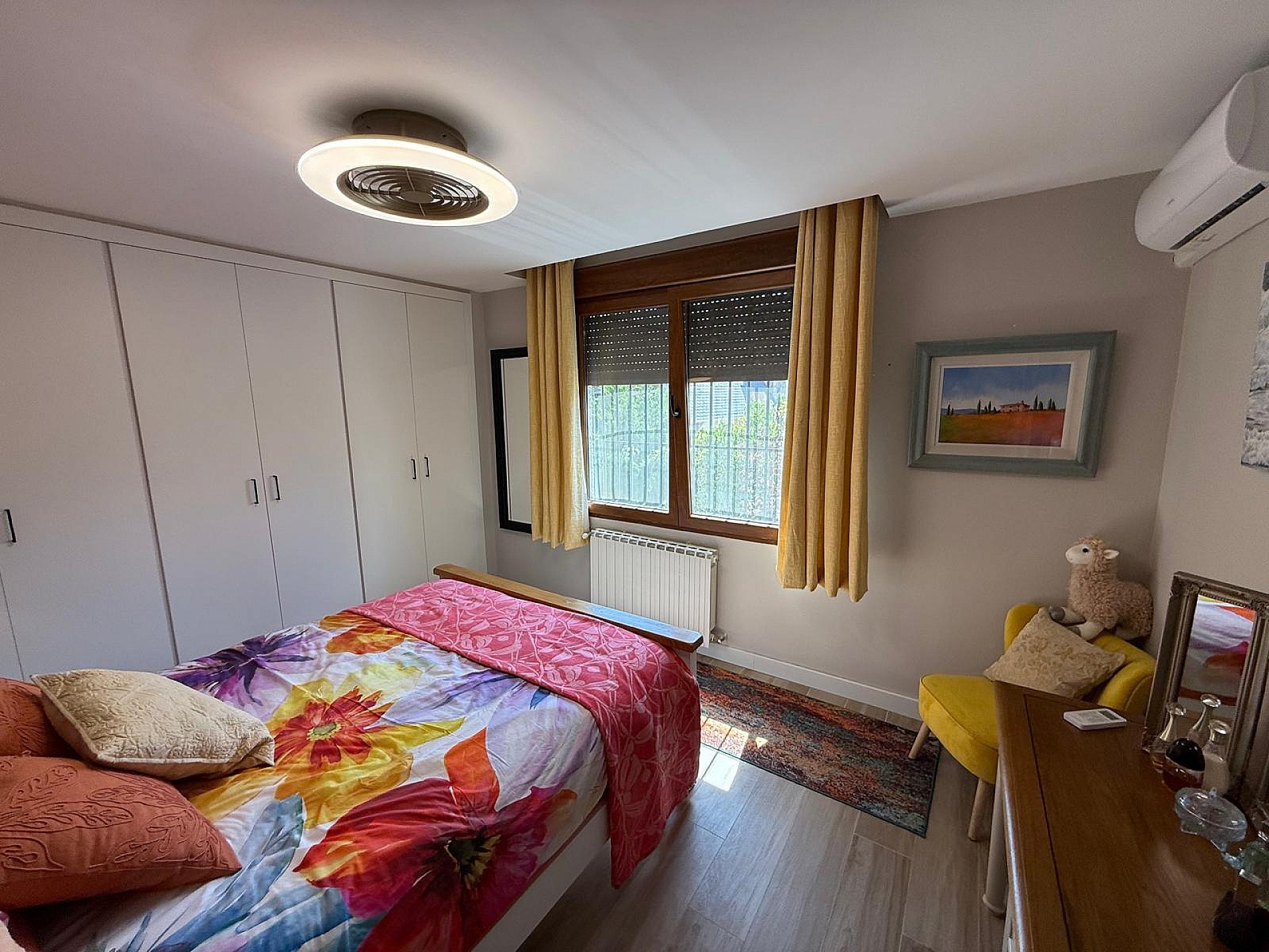 Resale - 4 Bedroom 3 Bathroom Villa in Petrer - - Alicante Resale - 4 Bedroom 3 Bathroom Villa in Petrer - - Alicante