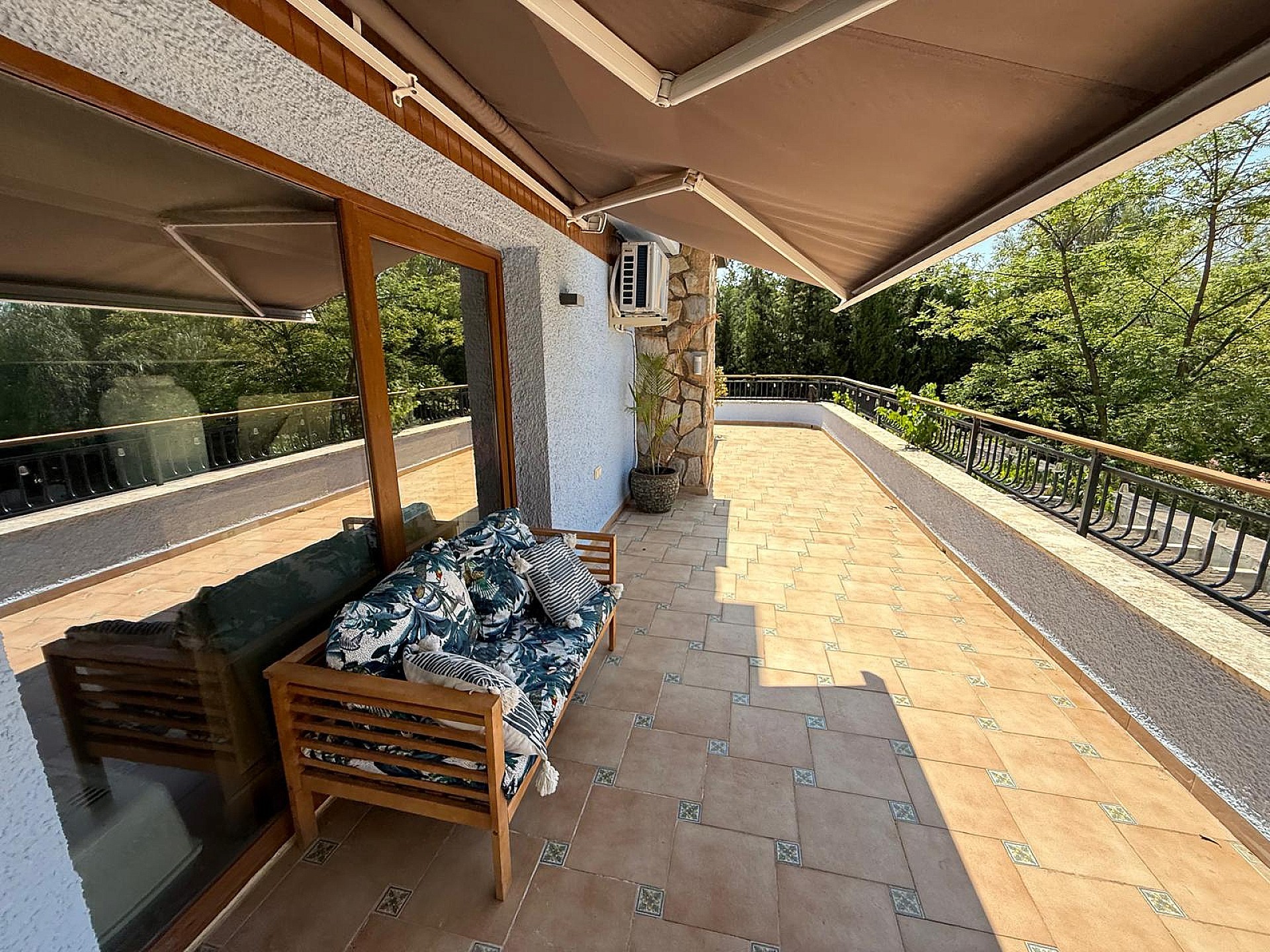 Resale - 4 Bedroom 3 Bathroom Villa in Petrer - - Alicante Resale - 4 Bedroom 3 Bathroom Villa in Petrer - - Alicante