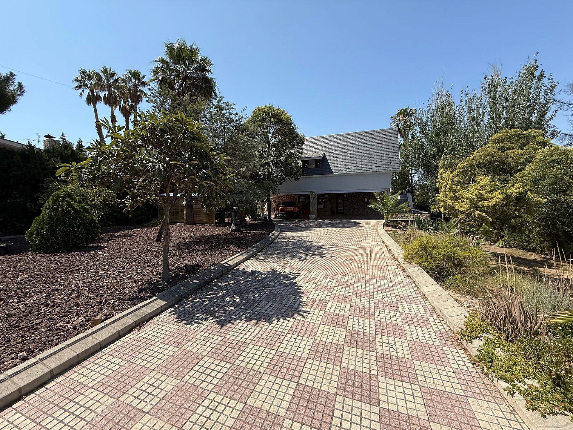 Resale - 4 Bedroom 3 Bathroom Villa in Petrer - - Alicante Resale - 4 Bedroom 3 Bathroom Villa in Petrer - - Alicante