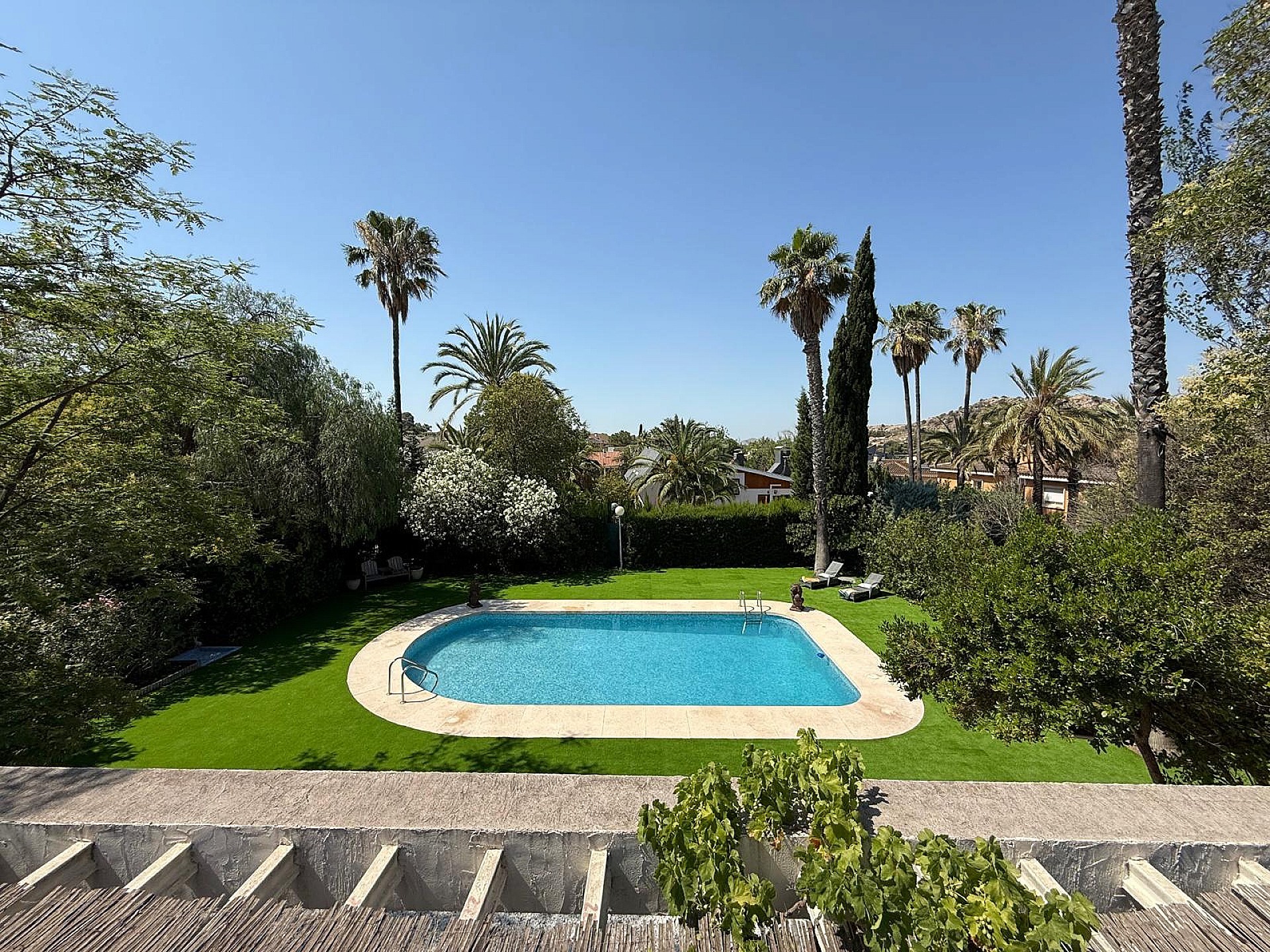 Resale - 4 Bedroom 3 Bathroom Villa in Petrer - - Alicante Resale - 4 Bedroom 3 Bathroom Villa in Petrer - - Alicante