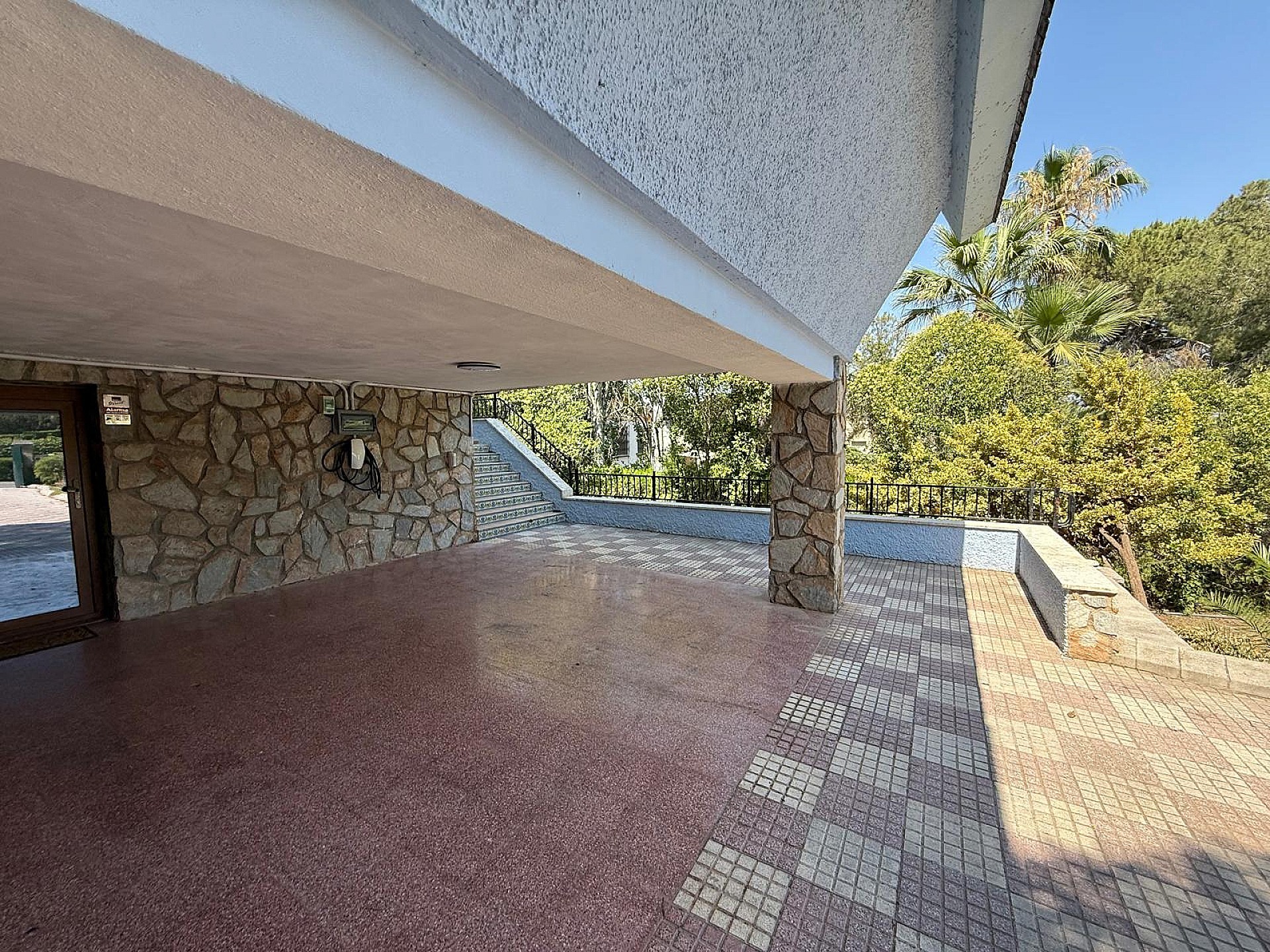 Resale - 4 Bedroom 3 Bathroom Villa in Petrer - - Alicante Resale - 4 Bedroom 3 Bathroom Villa in Petrer - - Alicante