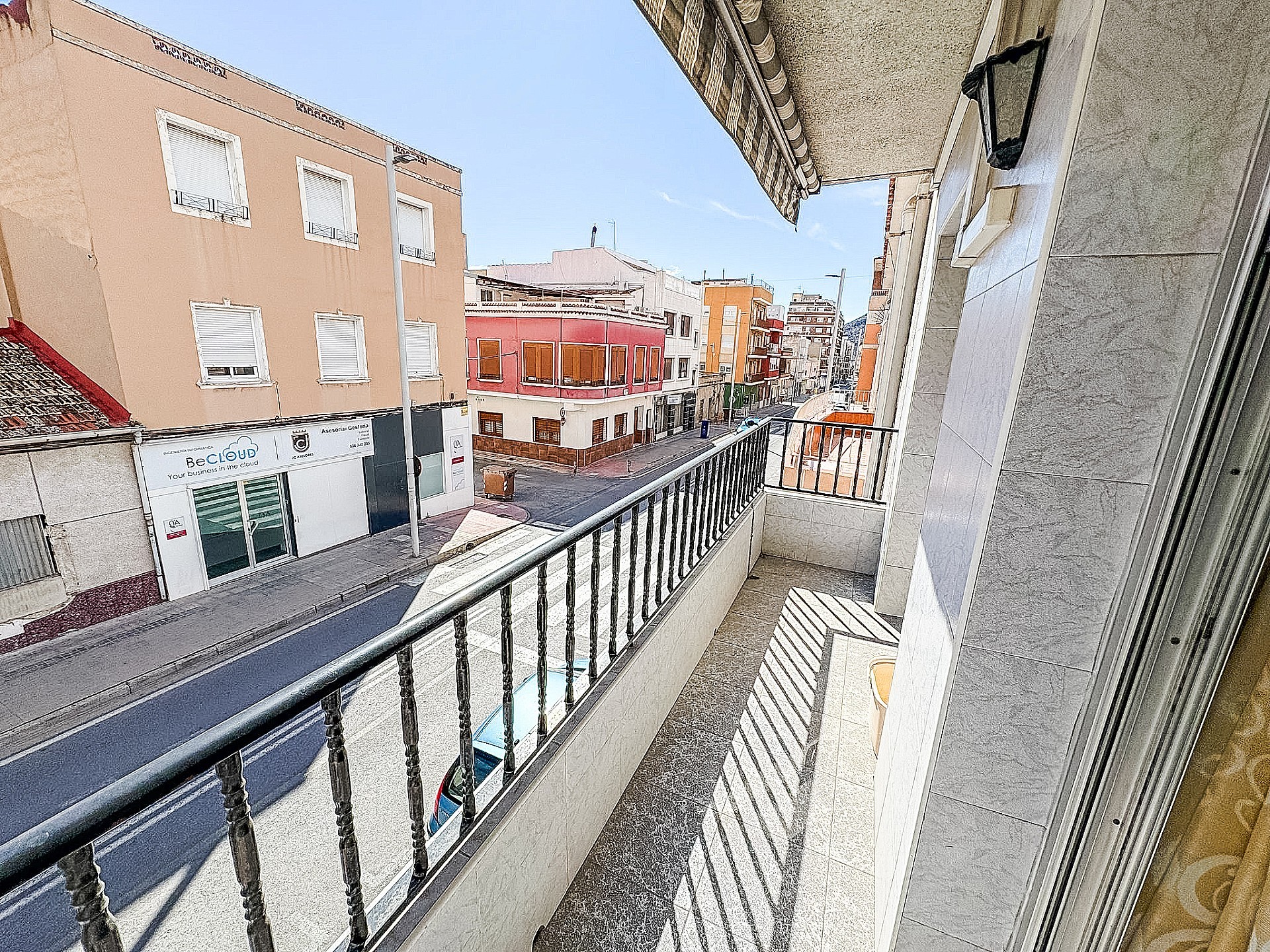 Resale - 4 Bedroom 2 Bathroom Townhouse in Elda - - Alicante Resale - 4 Bedroom 2 Bathroom Townhouse in Elda - - Alicante