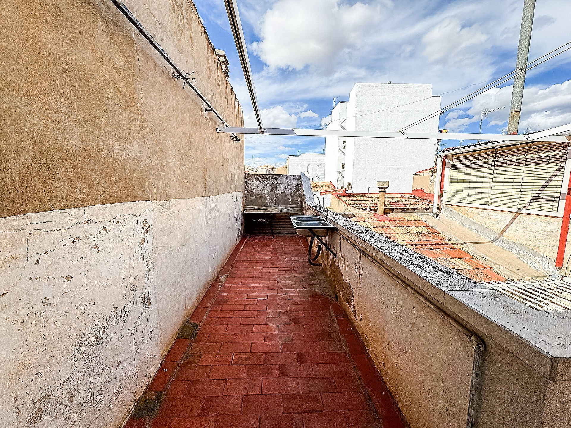 Resale - 4 Bedroom 2 Bathroom Townhouse in Elda - - Alicante Resale - 4 Bedroom 2 Bathroom Townhouse in Elda - - Alicante