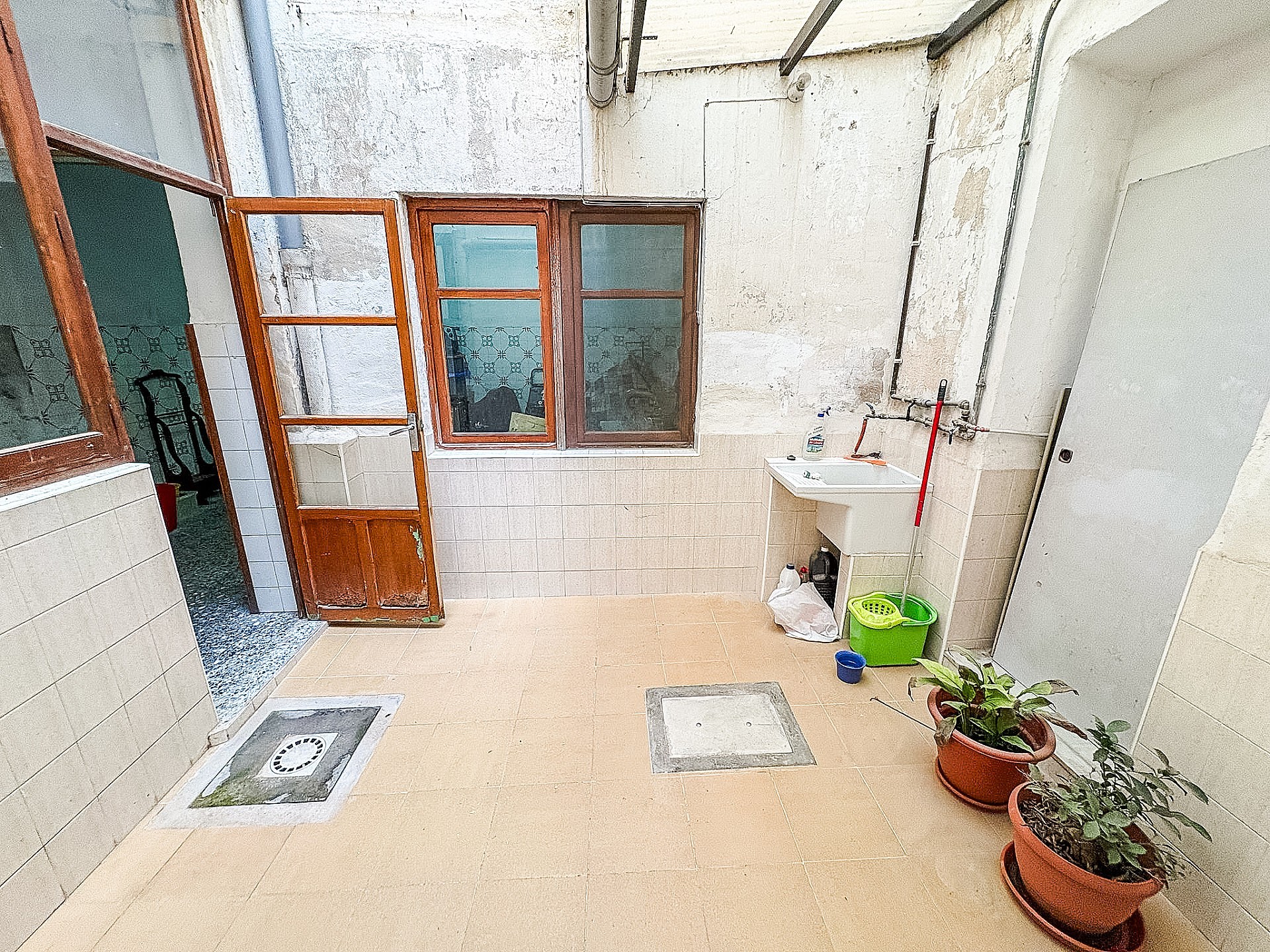 Resale - 4 Bedroom 2 Bathroom Townhouse in Elda - - Alicante Resale - 4 Bedroom 2 Bathroom Townhouse in Elda - - Alicante