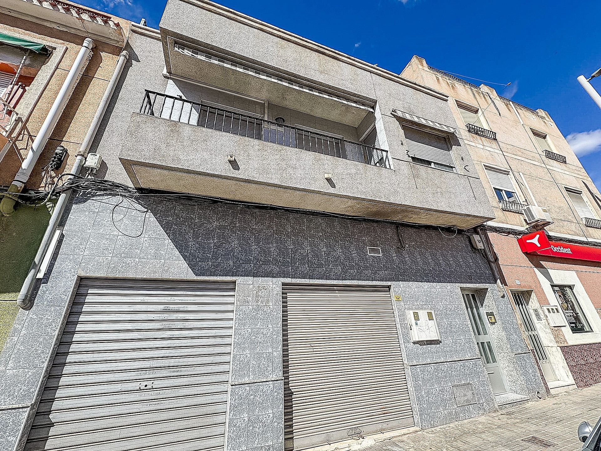 Resale - 4 Bedroom 2 Bathroom Townhouse in Elda - - Alicante Resale - 4 Bedroom 2 Bathroom Townhouse in Elda - - Alicante