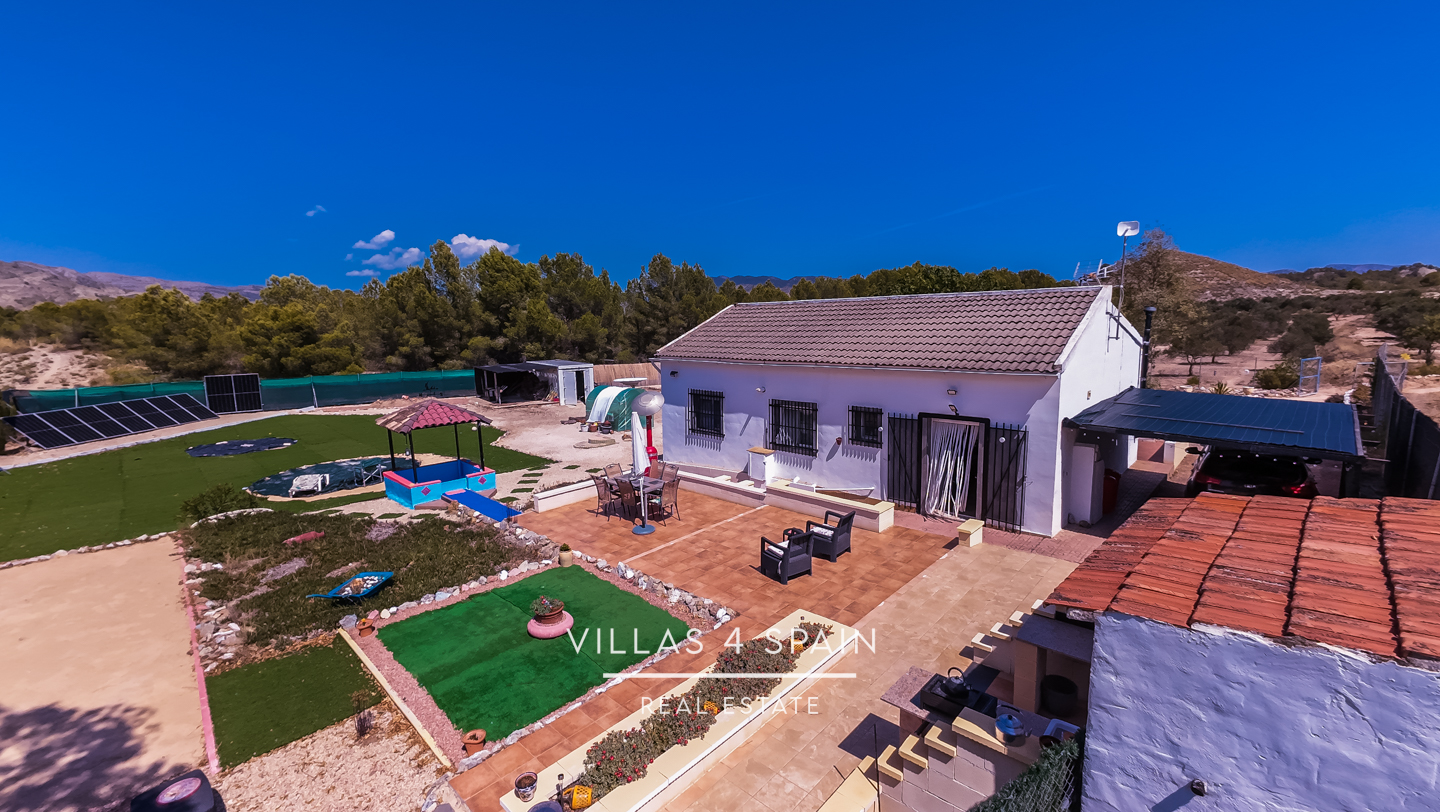 Resale - 2 Bed 2 Bath Country Villa with 16.550m2 plot in Sax - calle garcilaso - Alicante Resale - 2 Bed 2 Bath Country Villa with 16.550m2 plot in Sax - calle garcilaso - Alicante