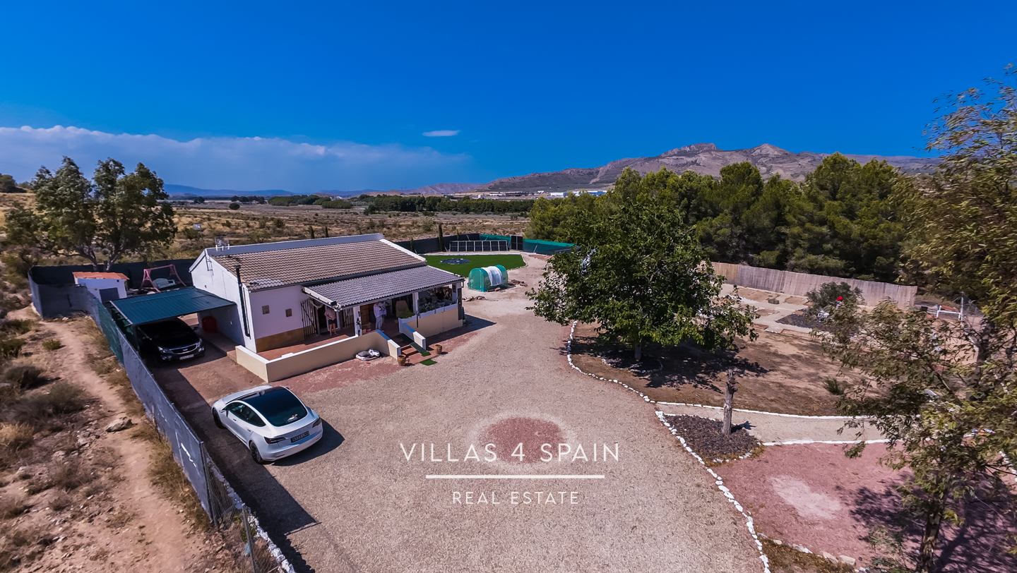 Resale - 2 Bed 2 Bath Country Villa with 16.550m2 plot in Sax - calle garcilaso - Alicante Resale - 2 Bed 2 Bath Country Villa with 16.550m2 plot in Sax - calle garcilaso - Alicante
